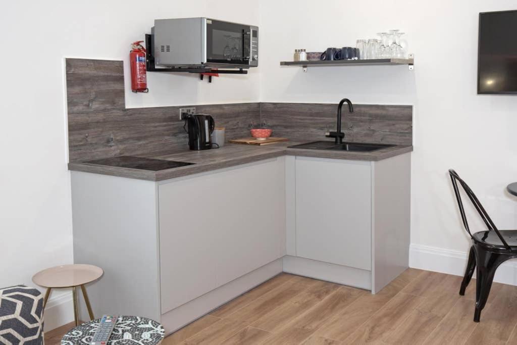 One-Bedroom Apartment - Photo 15
