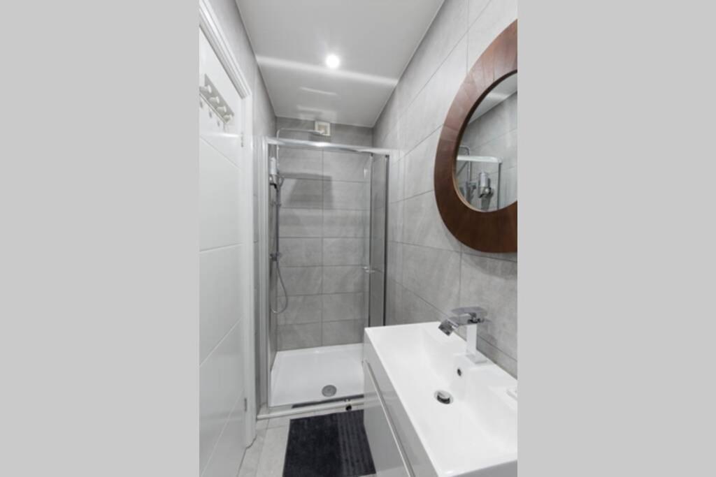One-Bedroom Apartment - Photo 23