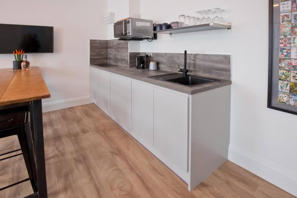 One-Bedroom Apartment - Photo 5