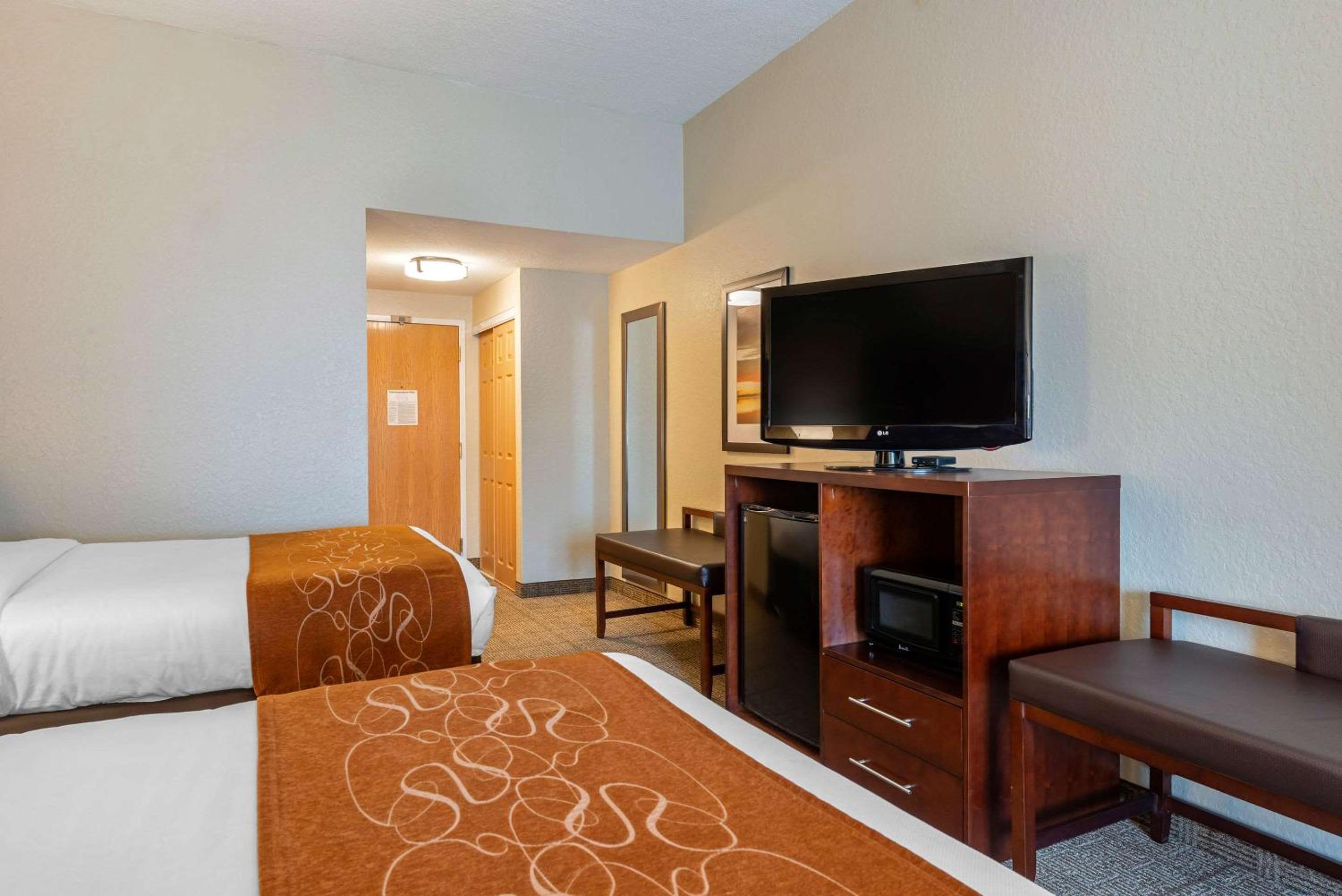 Suite with Two Double Beds - Non-Smoking