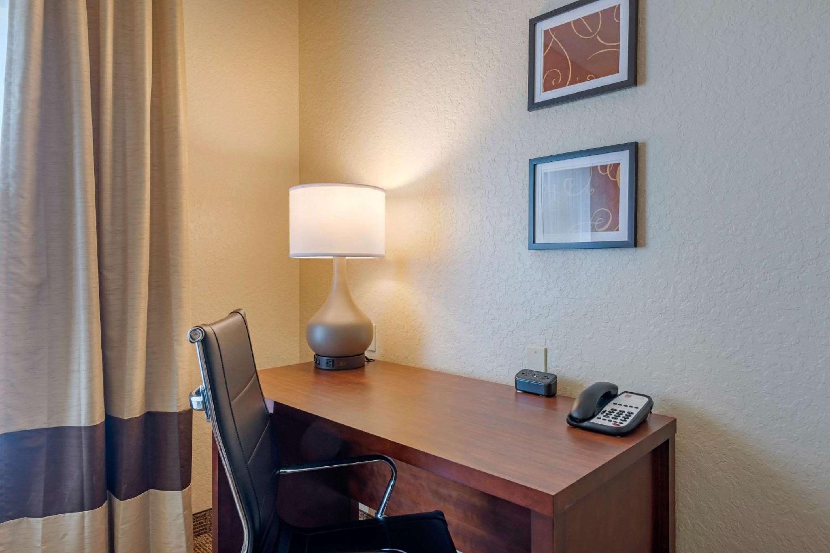 King Room with Sofa Bed - Disability Access/Non-Smoking