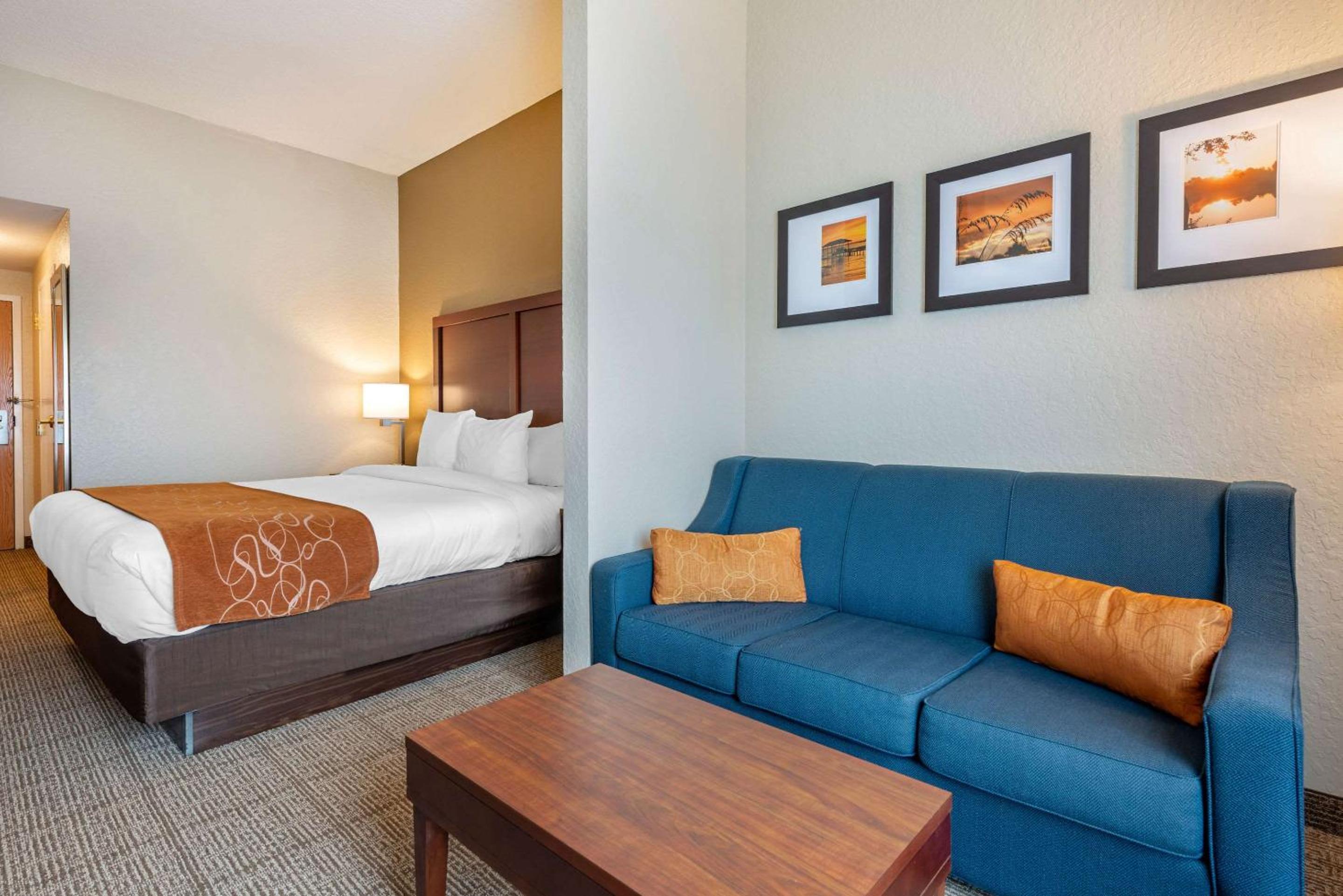 King Room with Sofa Bed - Disability Access/Non-Smoking