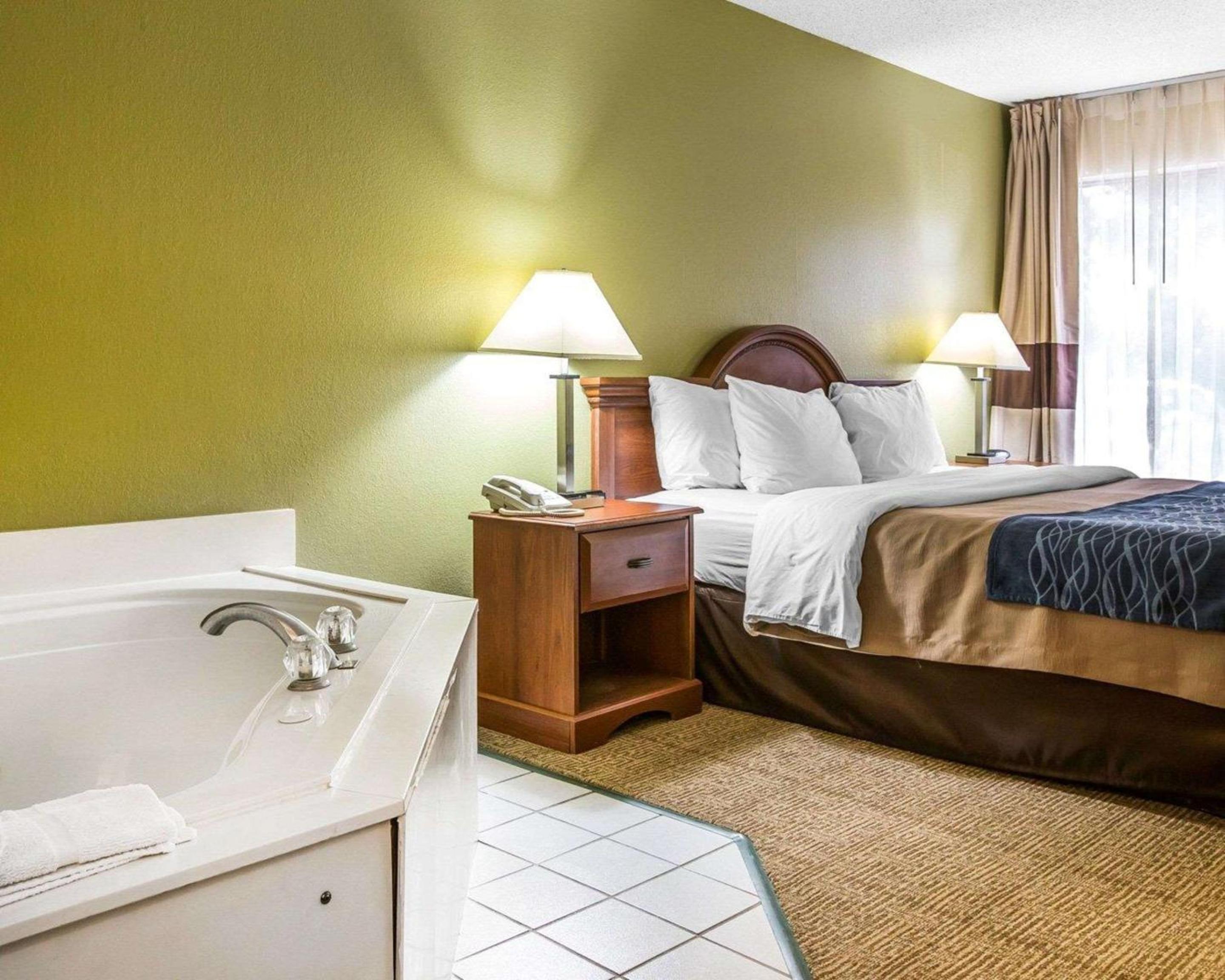 King Room with Whirlpool - Non-smoking - Photo 3