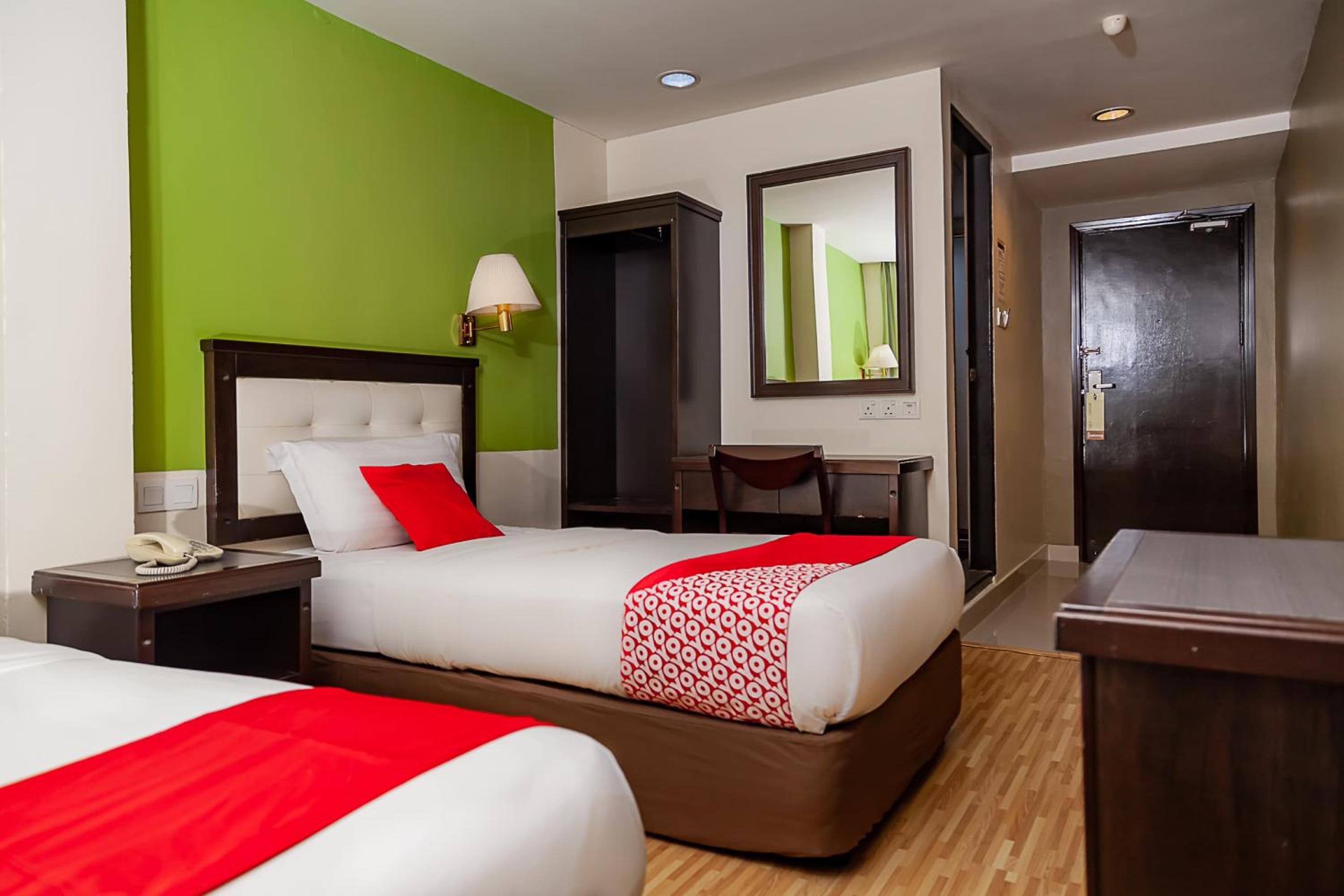 Deluxe Twin Room - Photo 2
