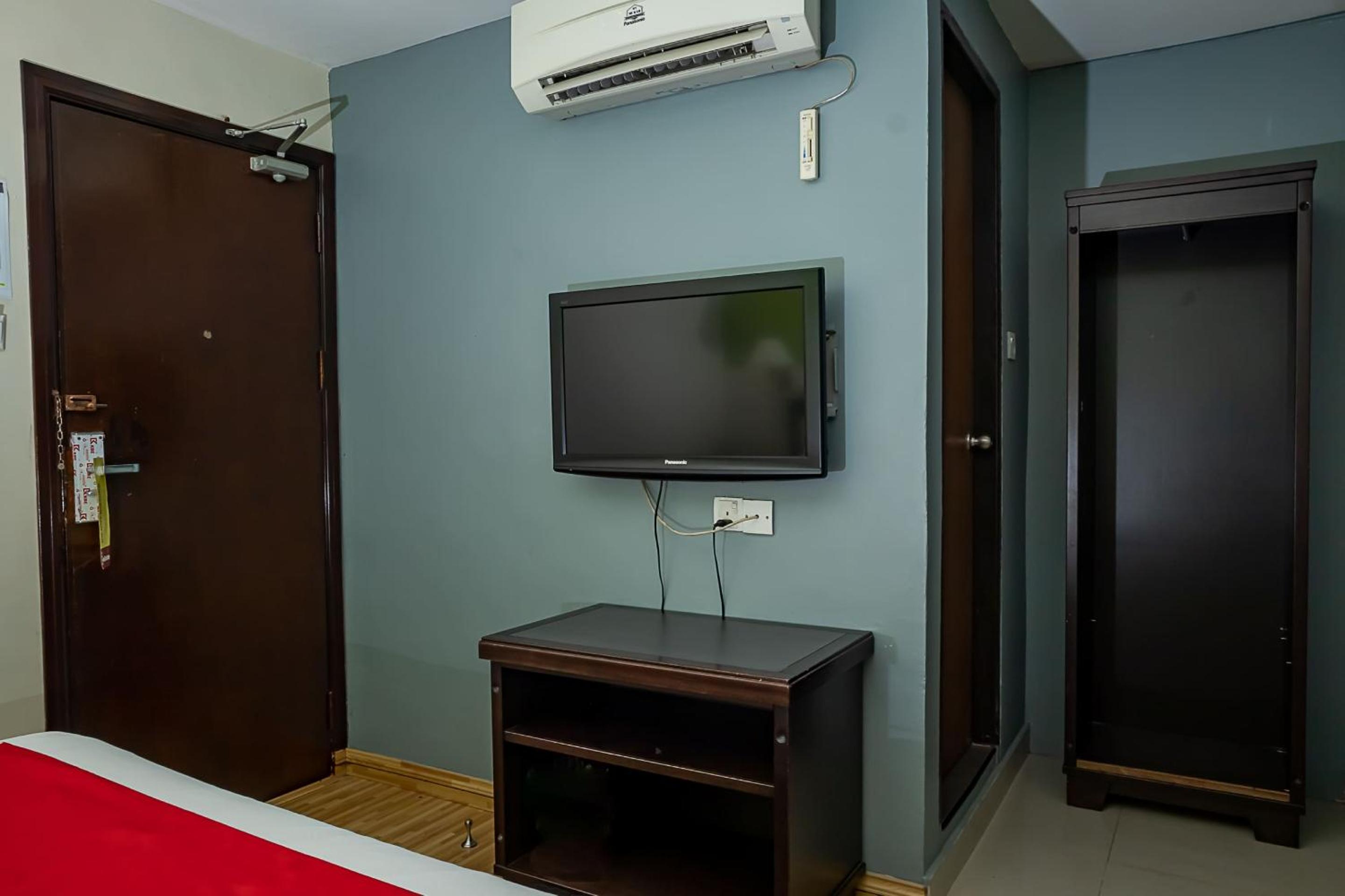 Standard King Room - Photo 1