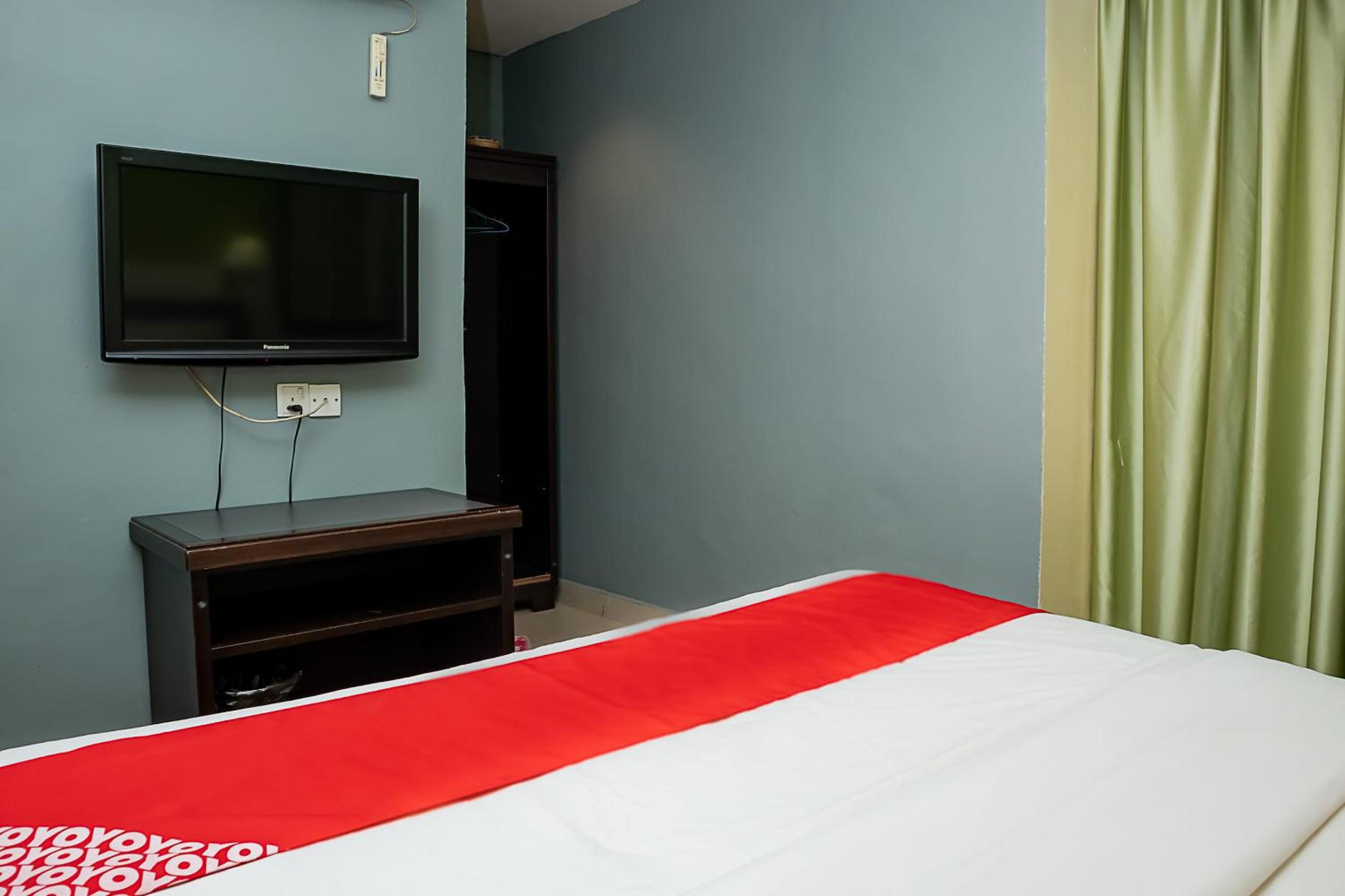 Standard King Room - Photo 5