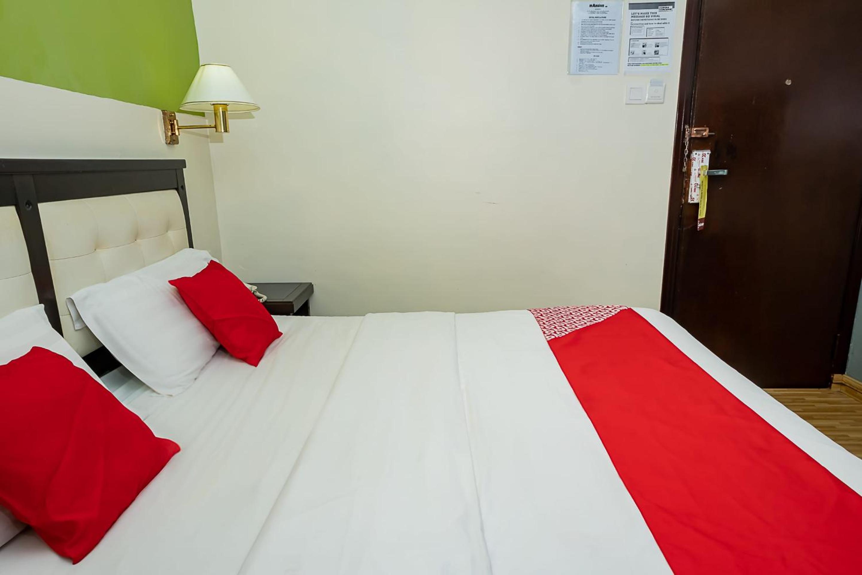 Standard King Room - Photo 8