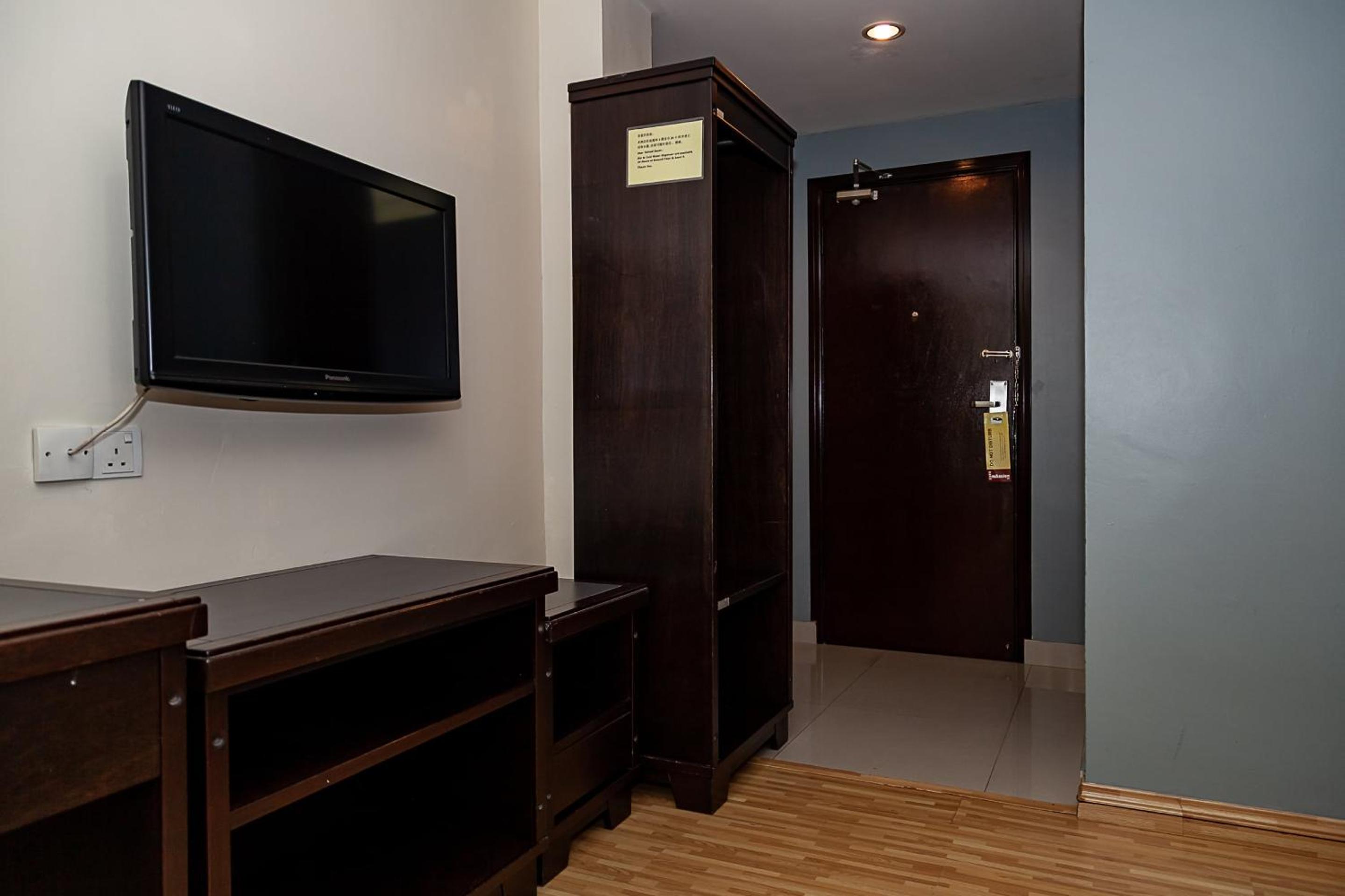 Deluxe King Room - Photo 12