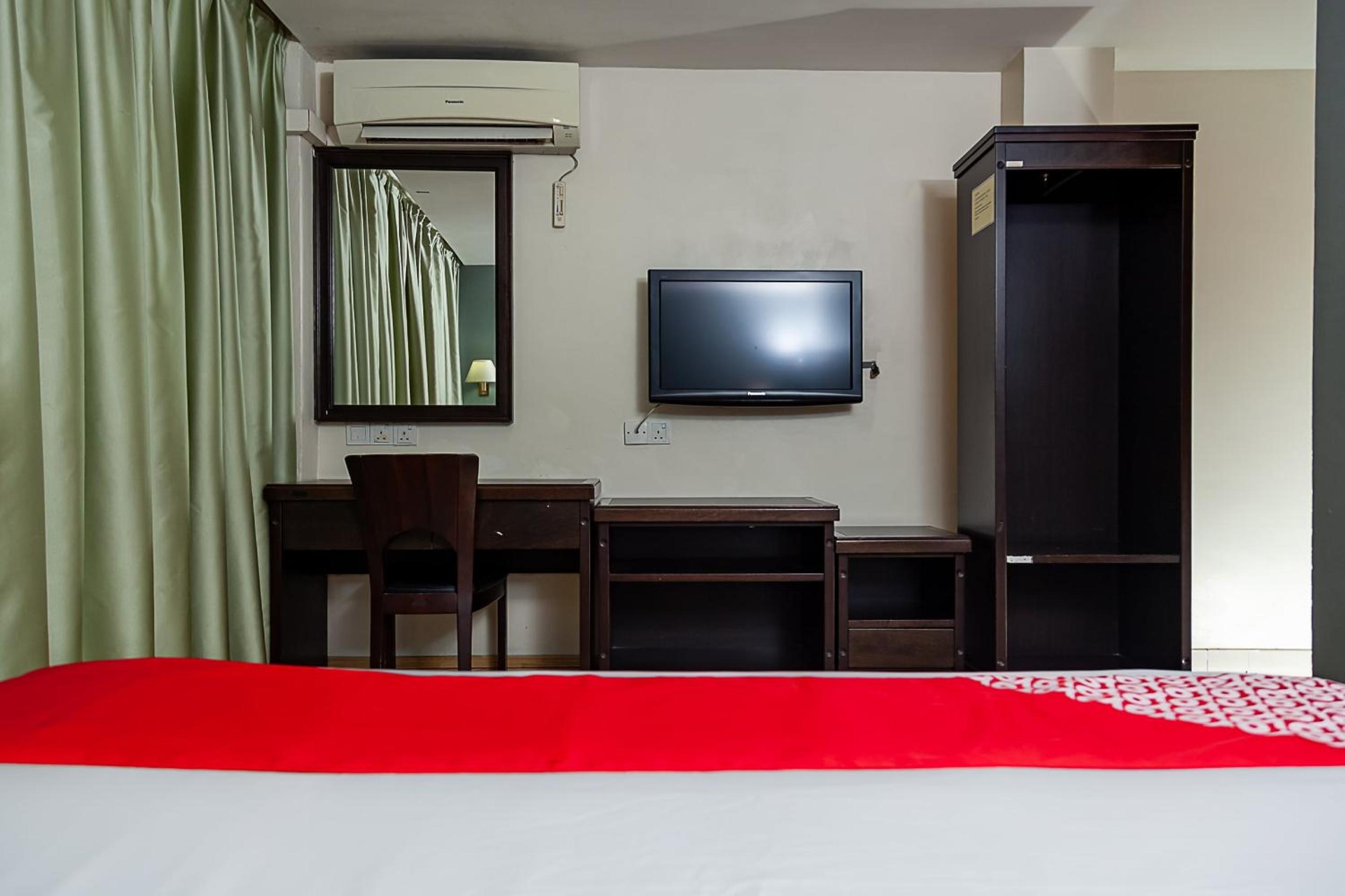 Deluxe King Room - Photo 3