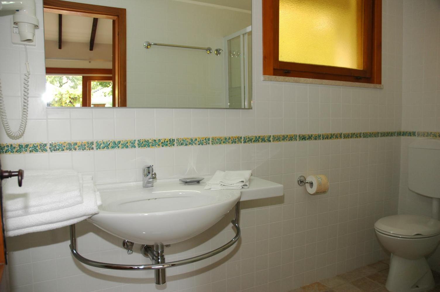 Superior Bungalow - Photo 3
