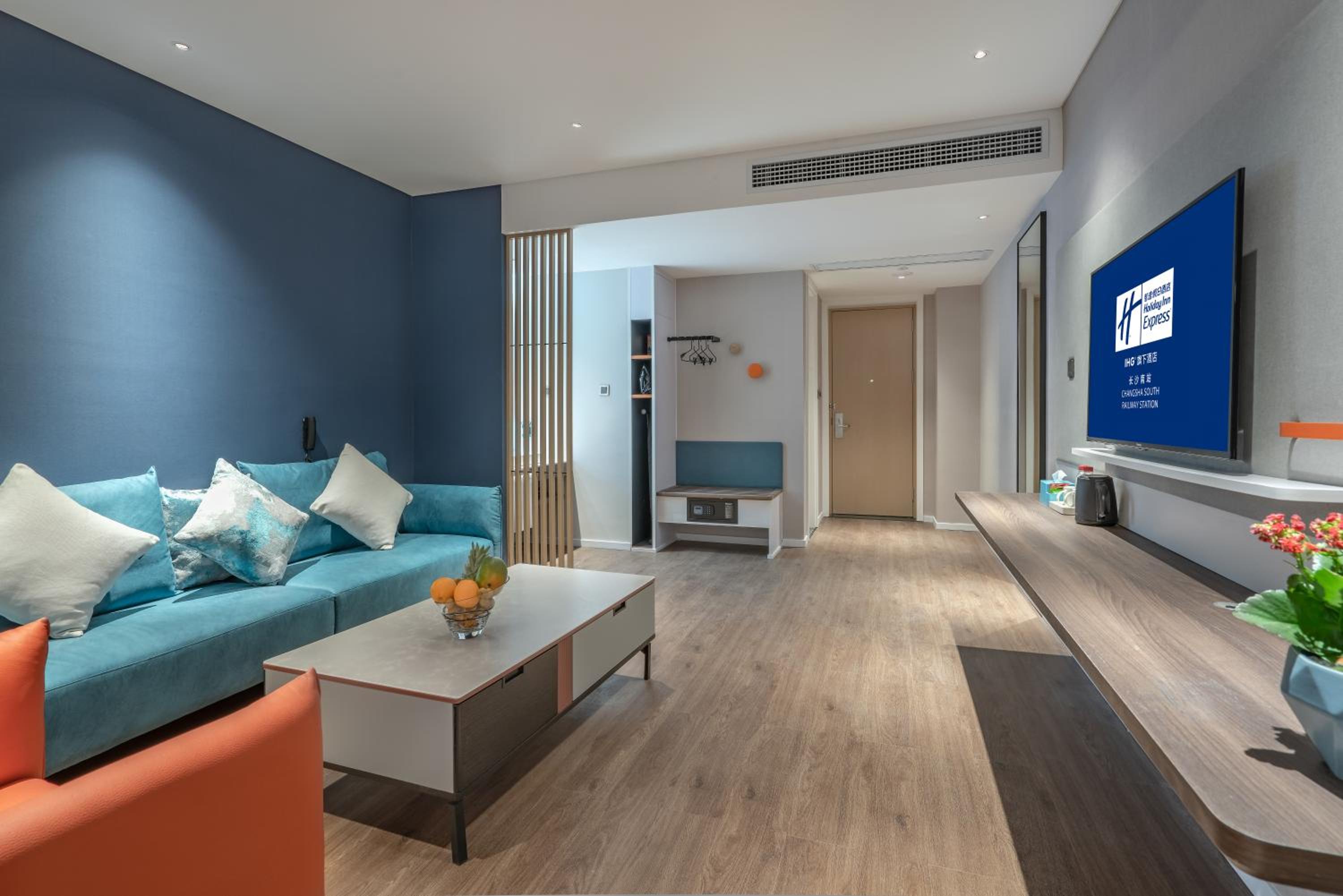 King Suite - Photo 3