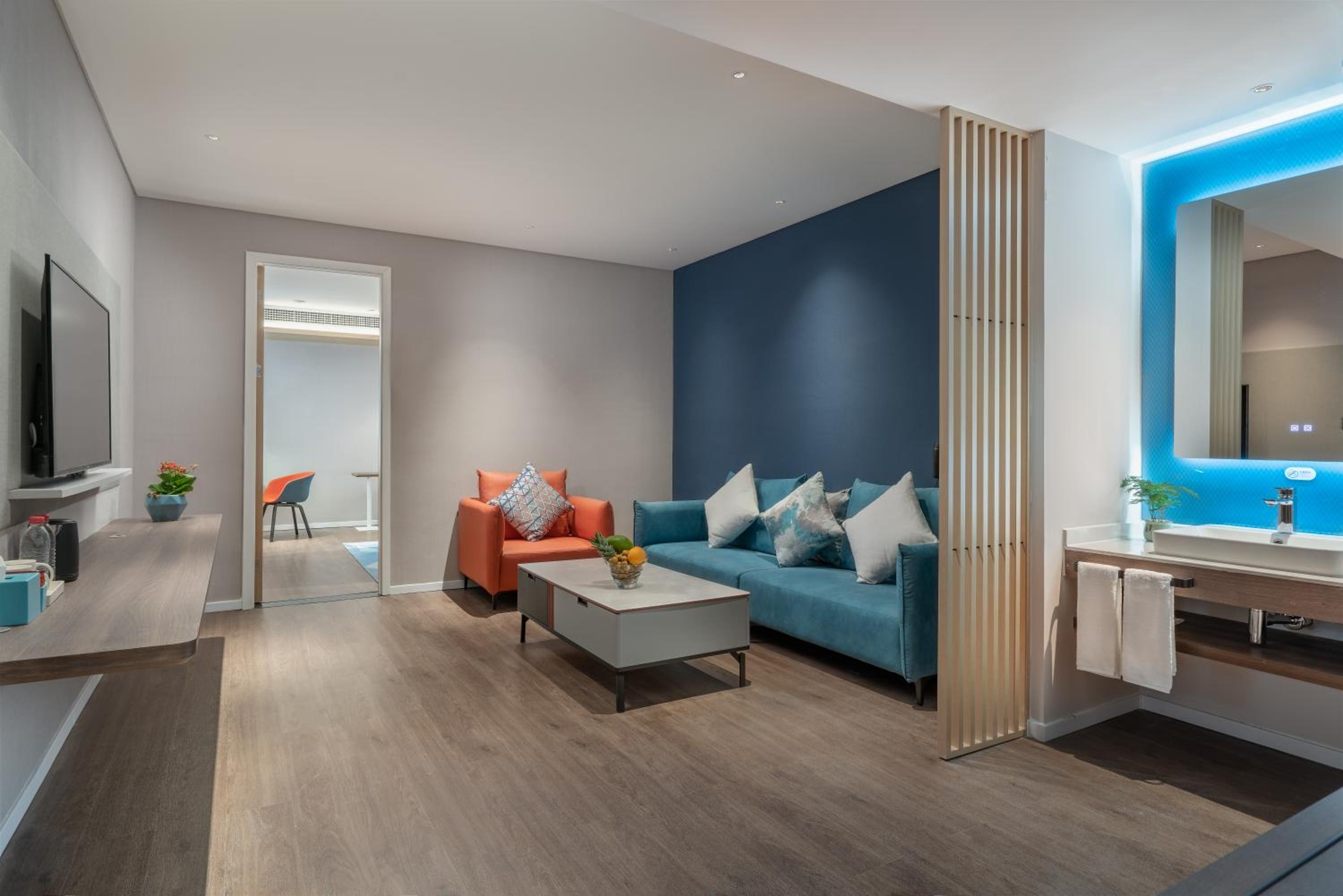 King Suite - Photo 4