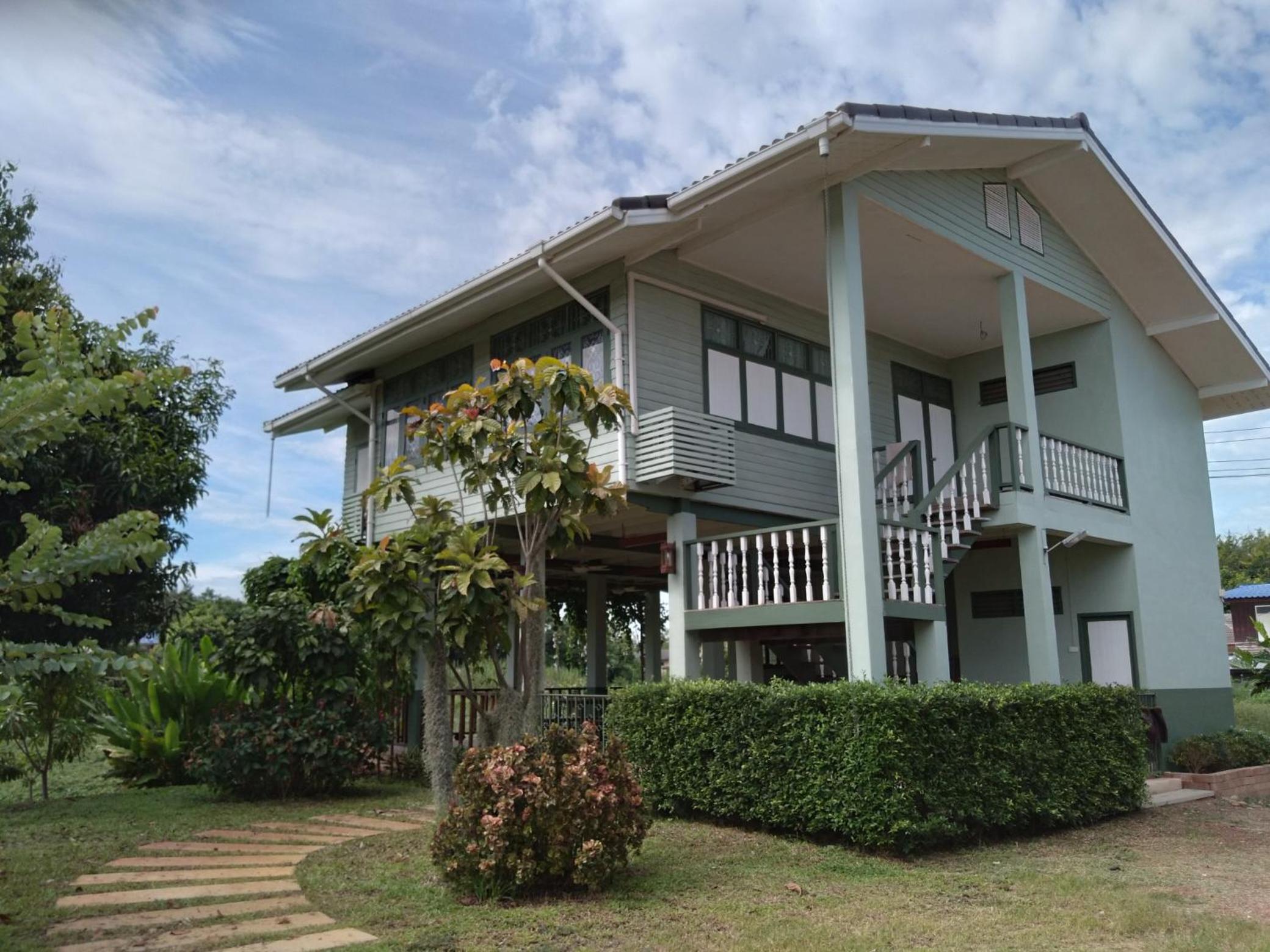 Two-Bedroom House - Photo 2