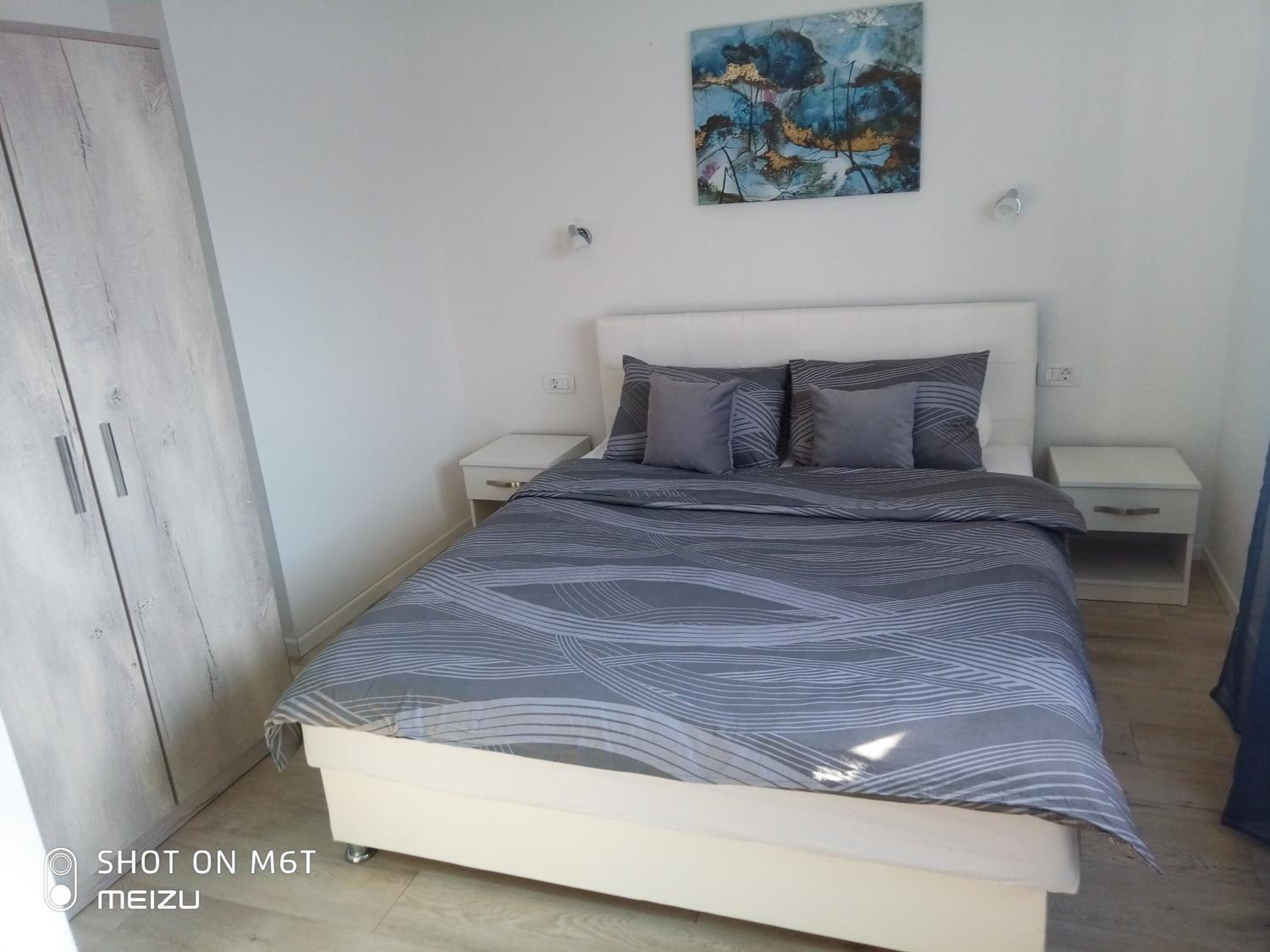 One-Bedroom Apartment photo 3