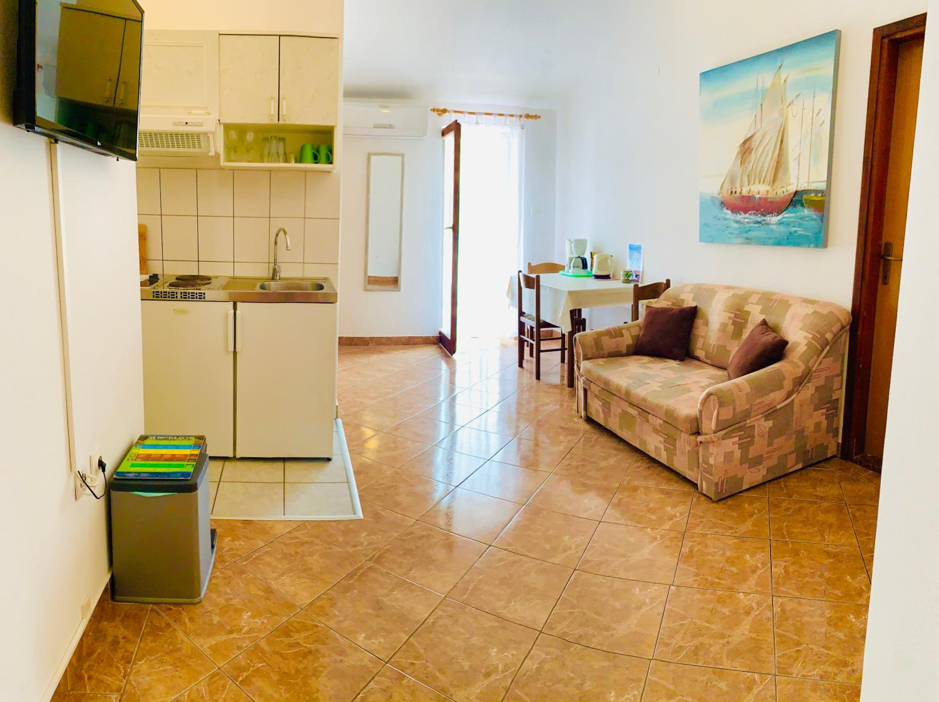 Apartment with Balcony photo 1