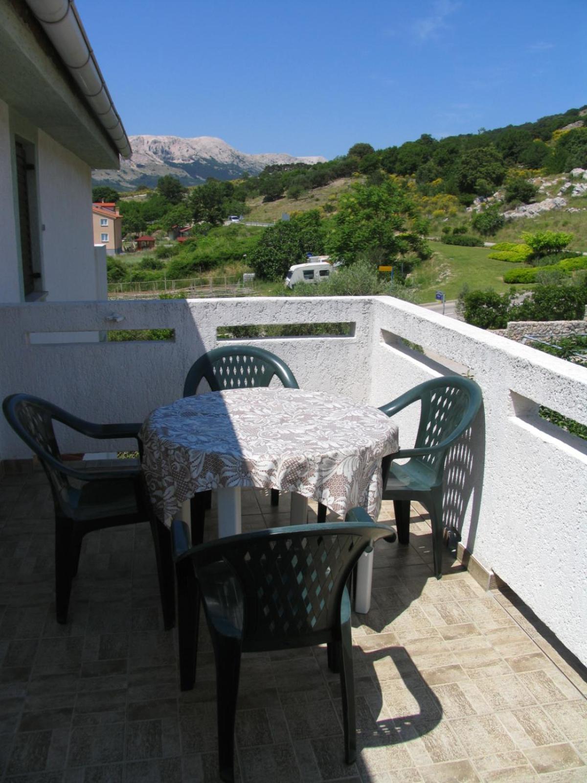 Apartment with Balcony photo 2