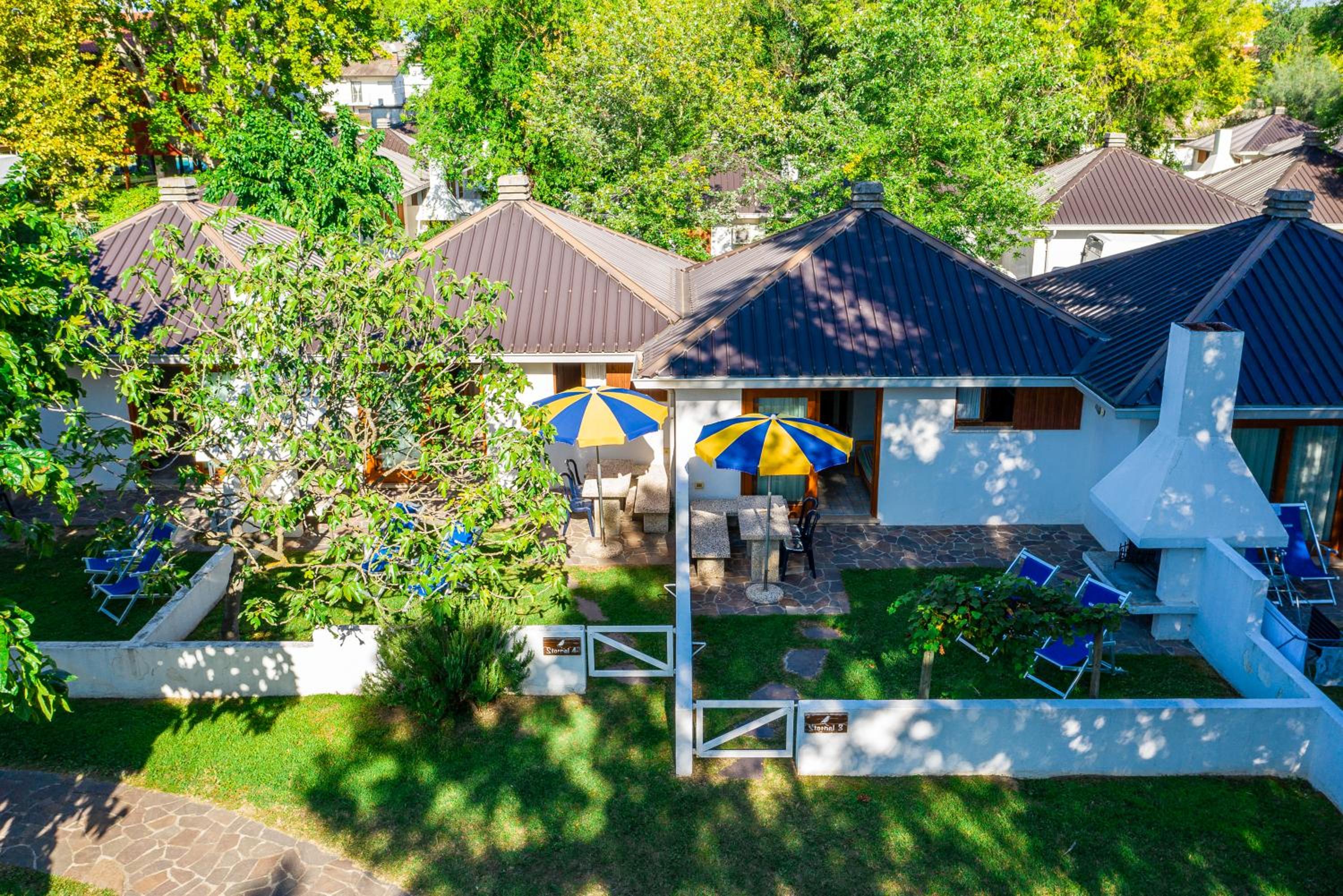 Superior Bungalow - Photo 5