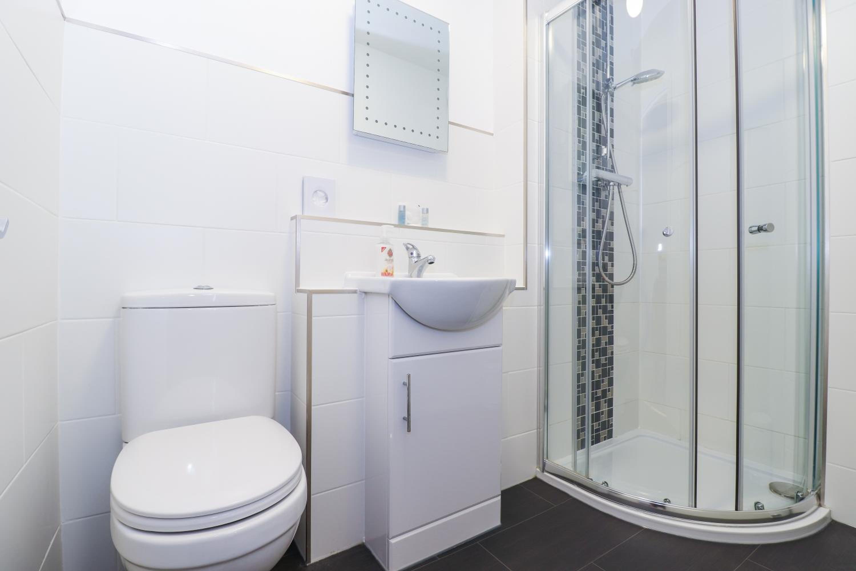 Double Room - Photo 8