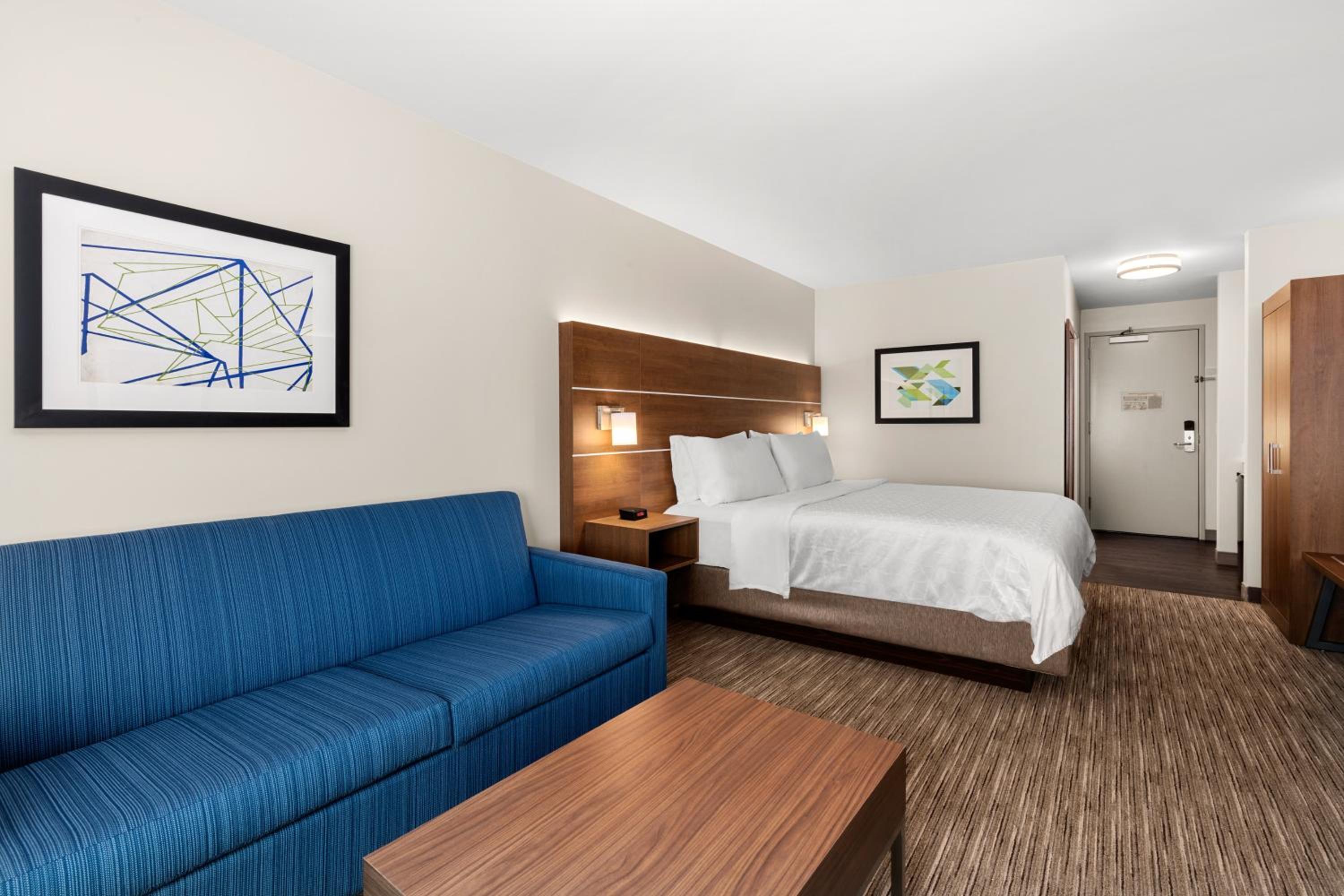 King Suite - Photo 2