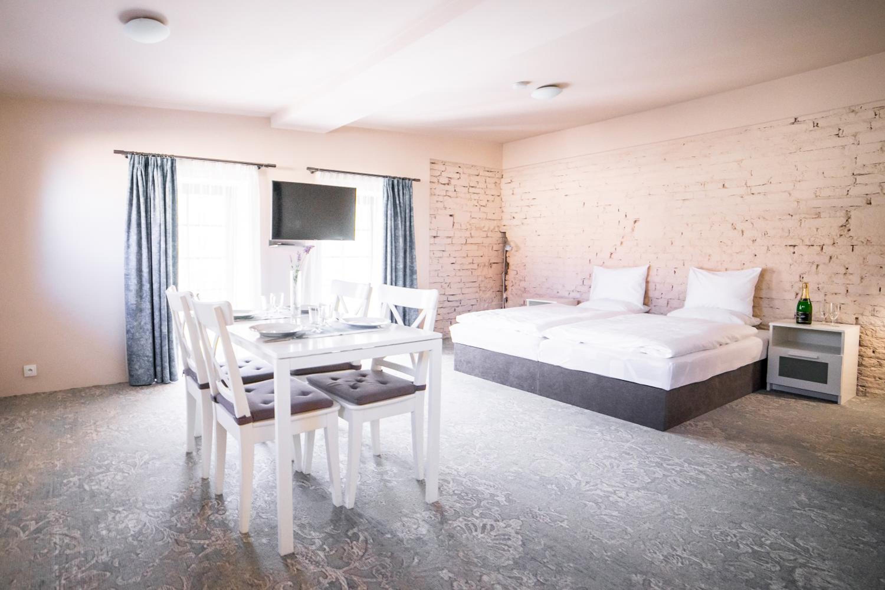 Double or Twin Room with Bathroom photo 2