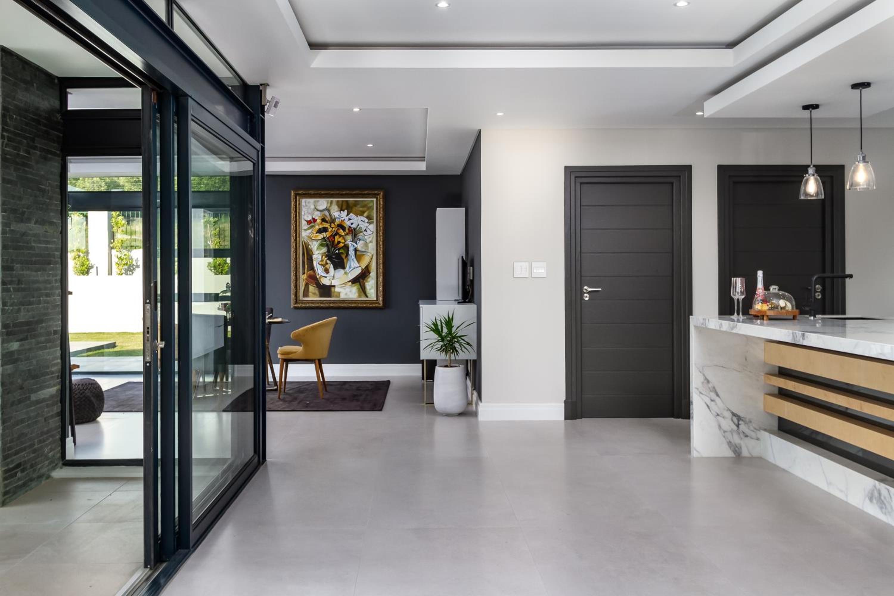 Three-Bedroom Villa - Photo 1