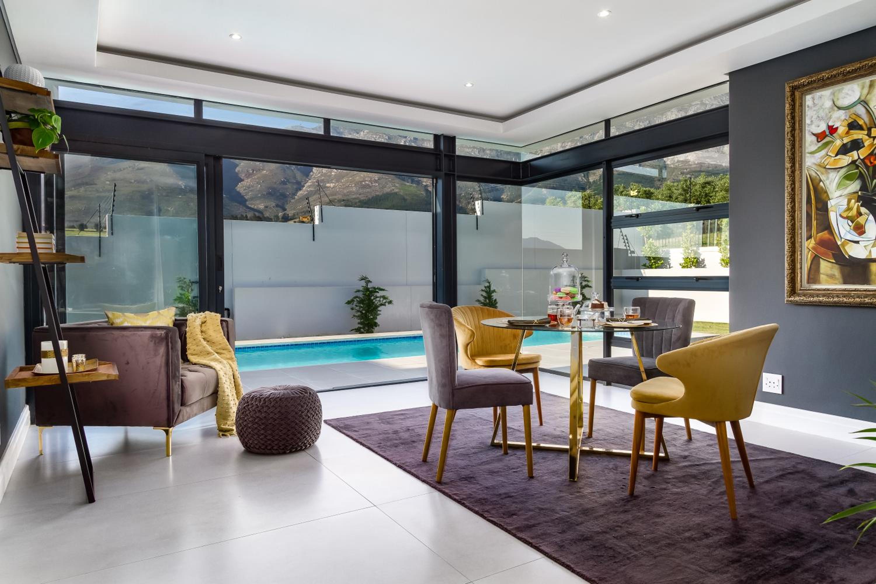 Three-Bedroom Villa - Photo 7