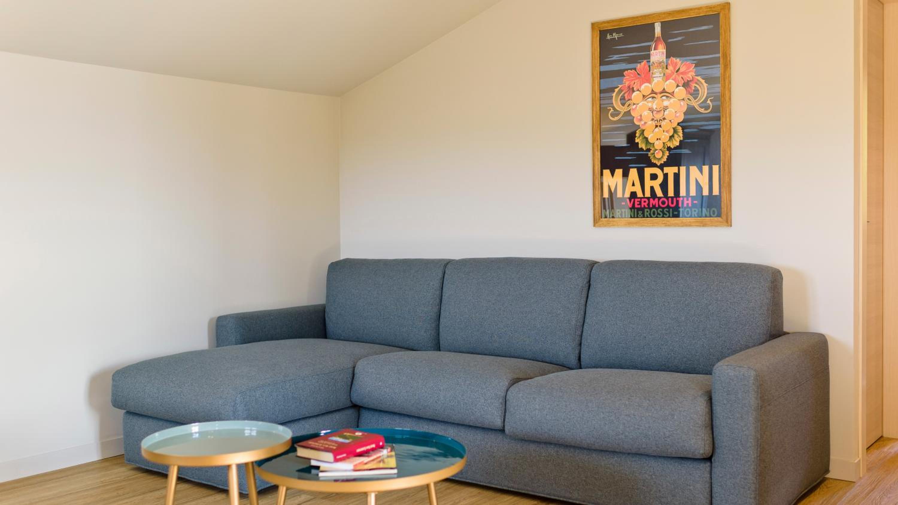 One-Bedroom Apartment photo 2