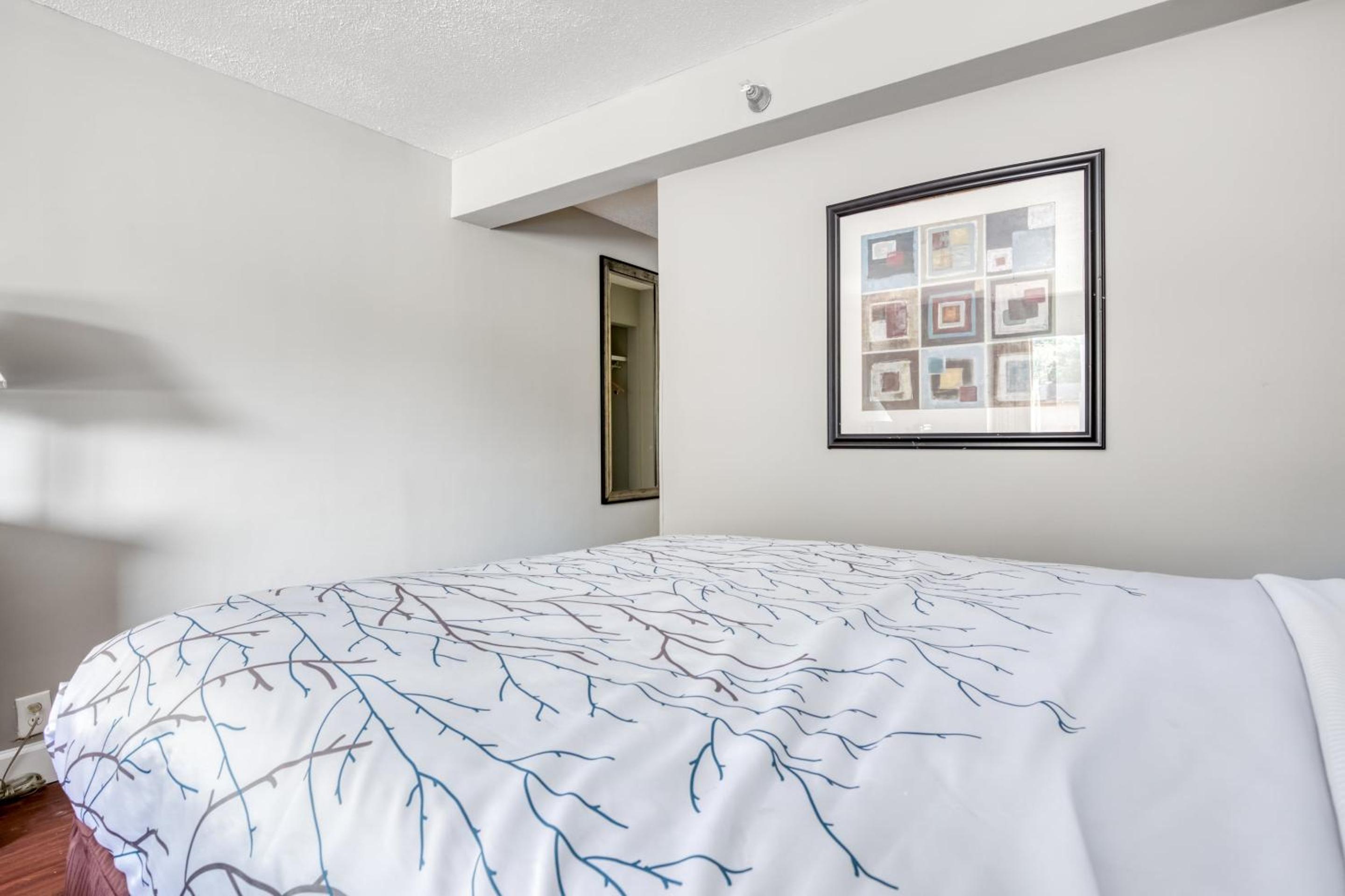 2 Queen Beds - Photo 8