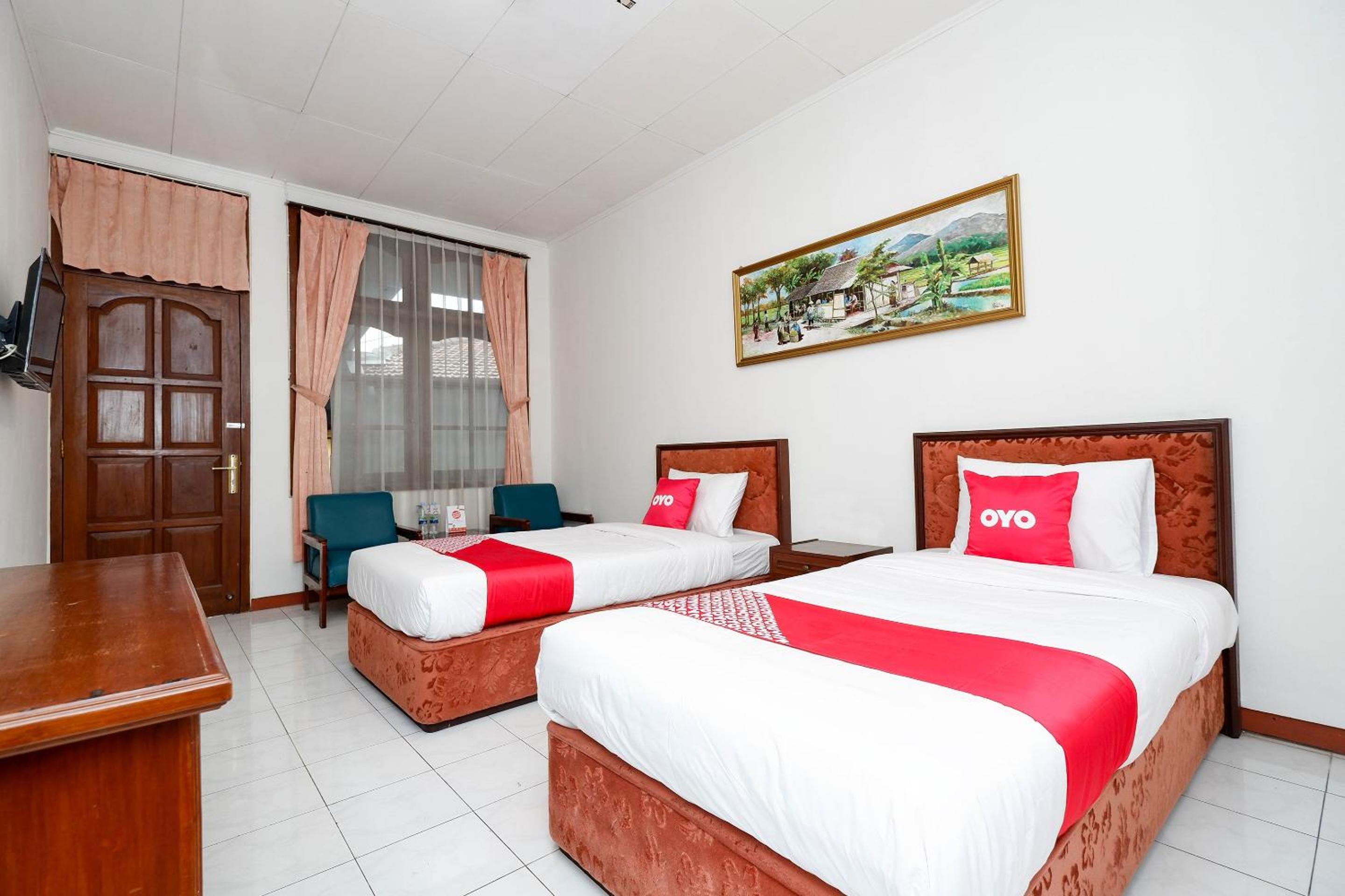 Standard Twin Room - Photo 1