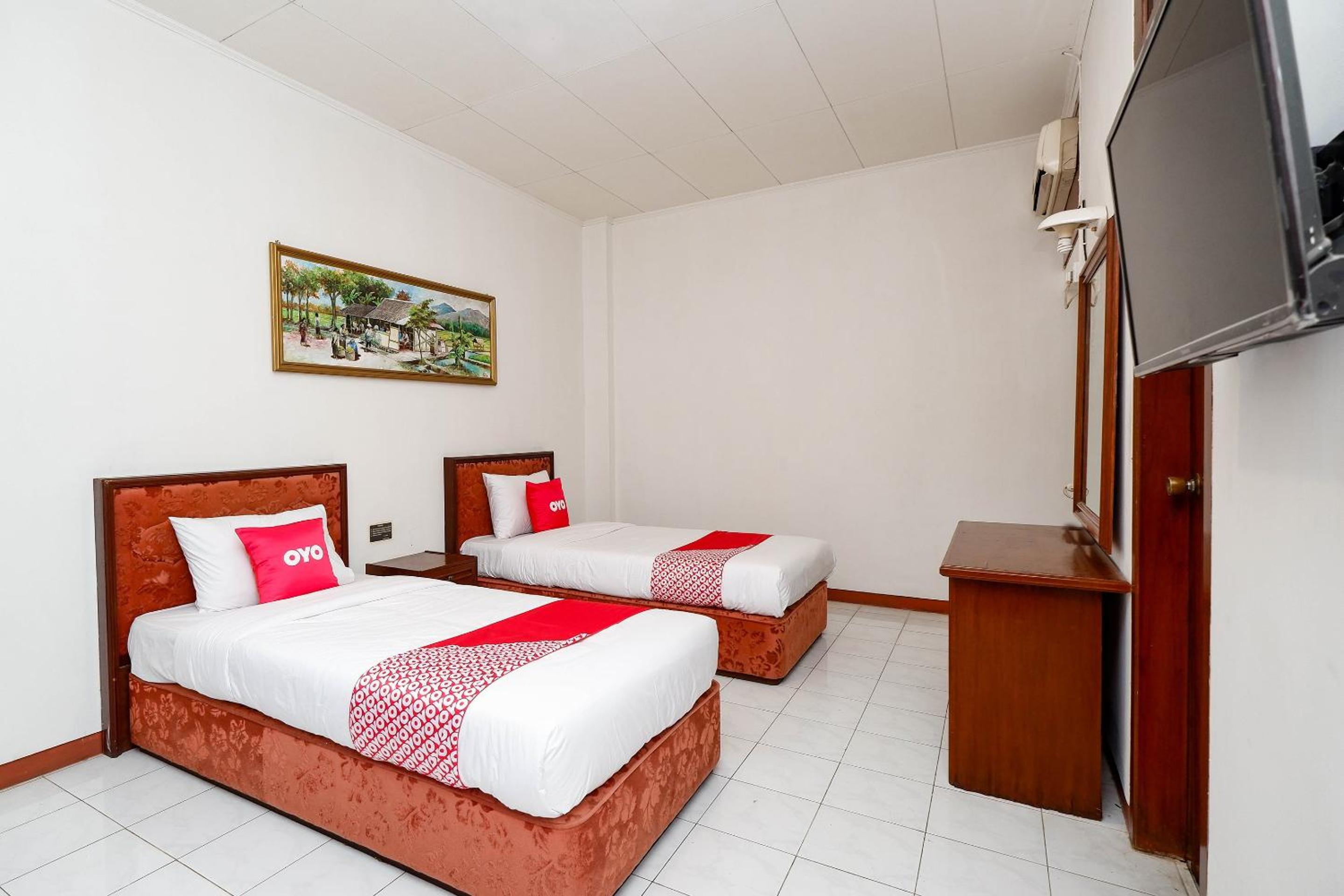Standard Twin Room - Photo 8