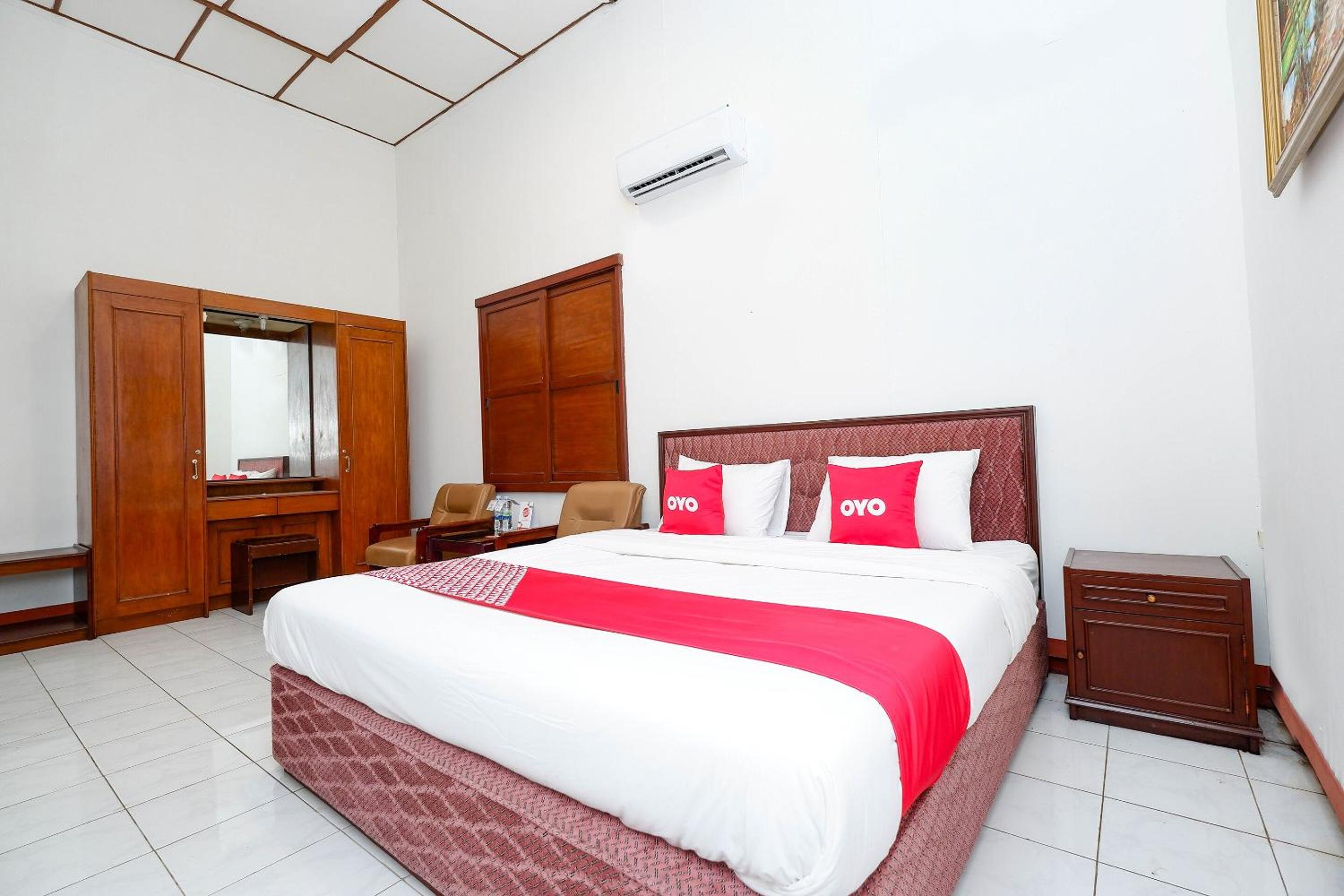 Deluxe Double Room - Photo 9