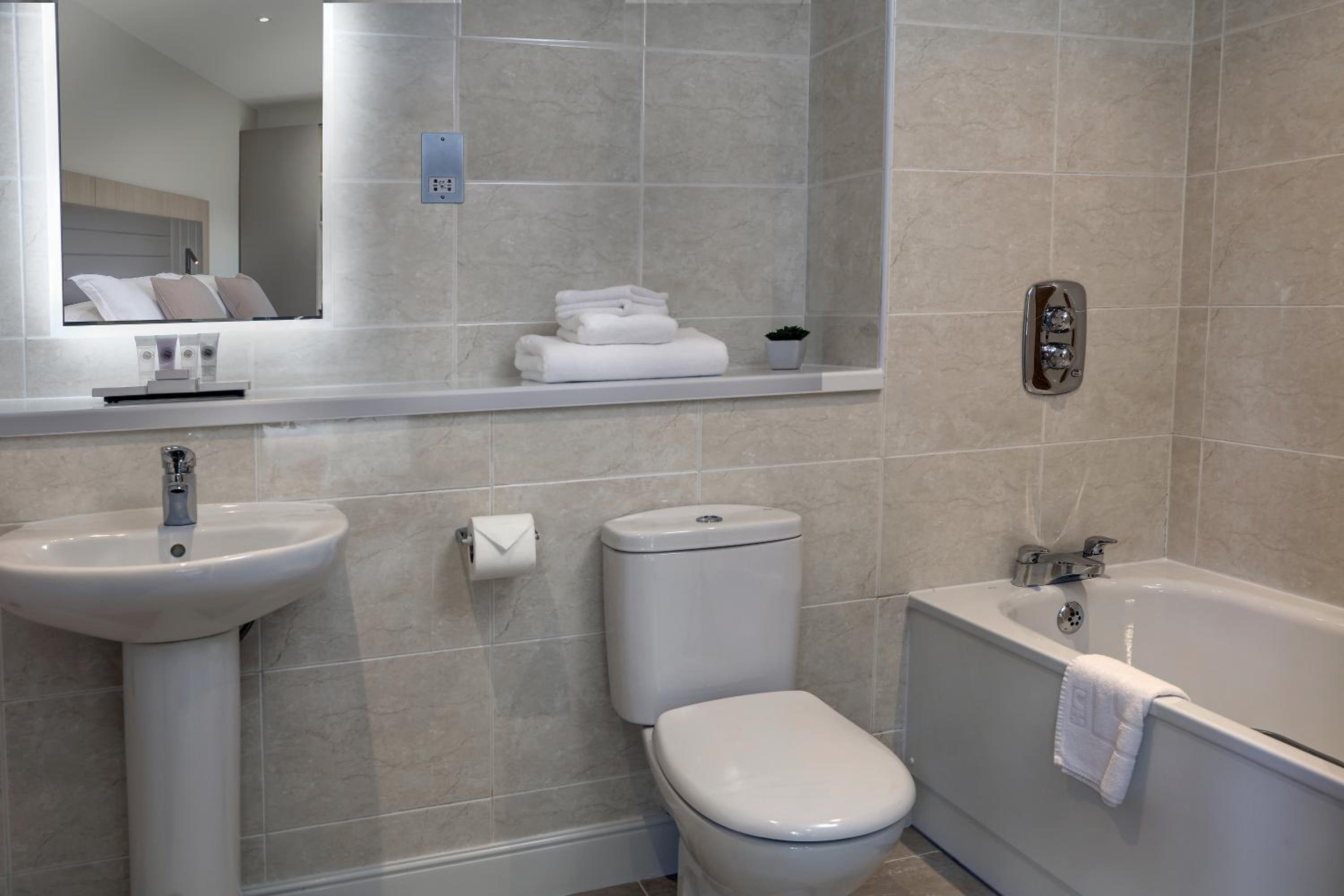 Double or Twin Room - Disability Access photo 2