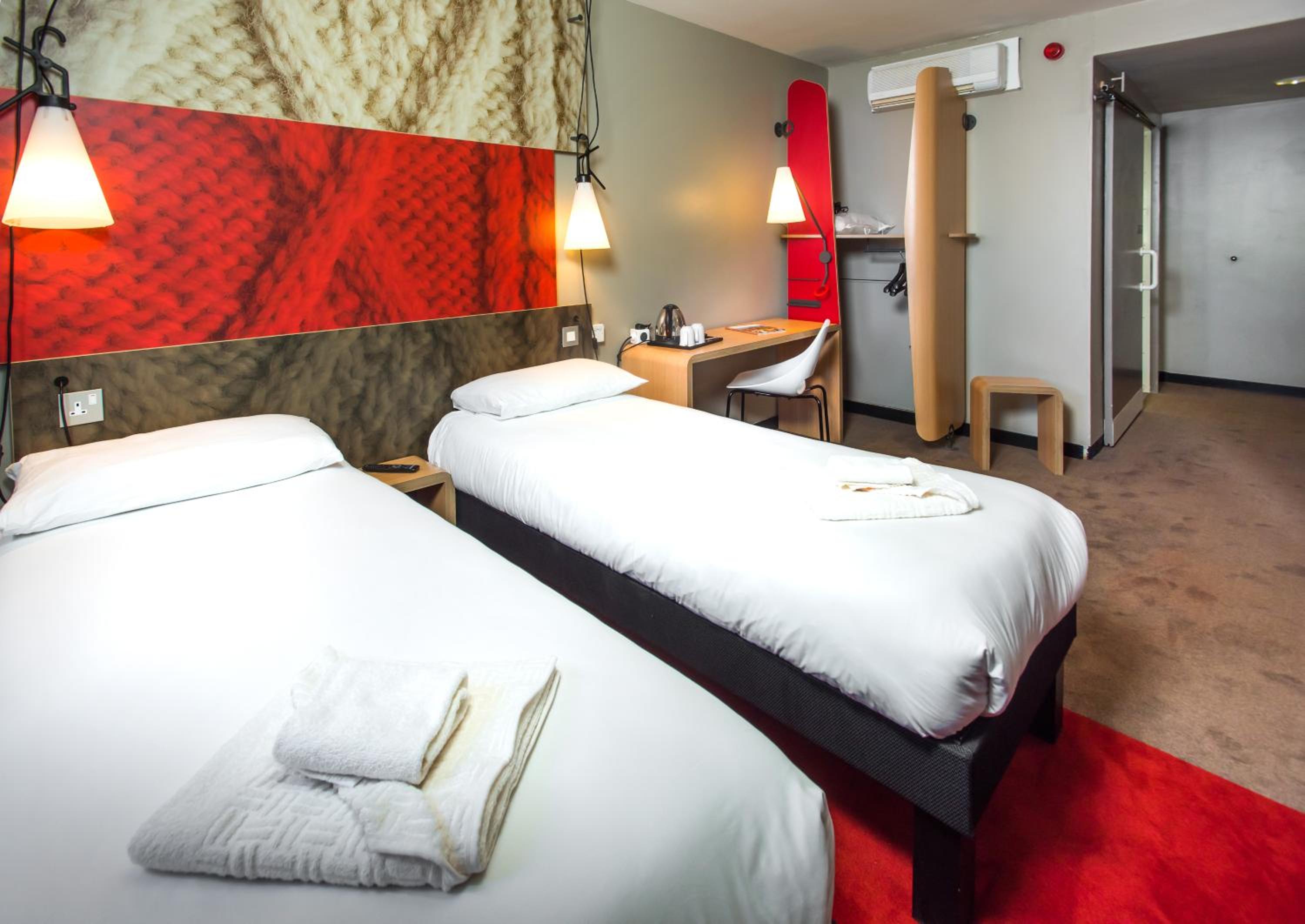 Twin Room - Photo 4