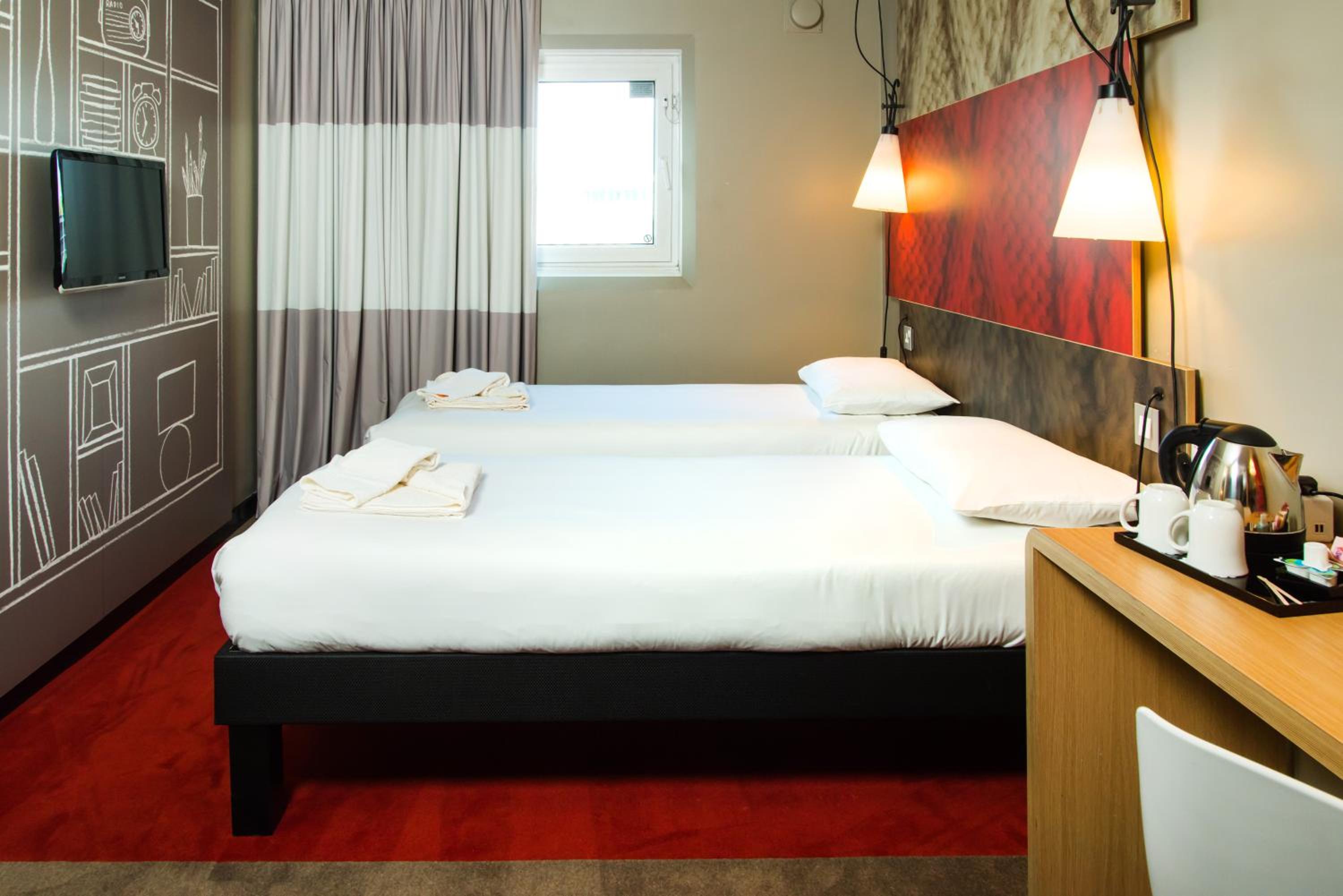 Twin Room - Photo 6