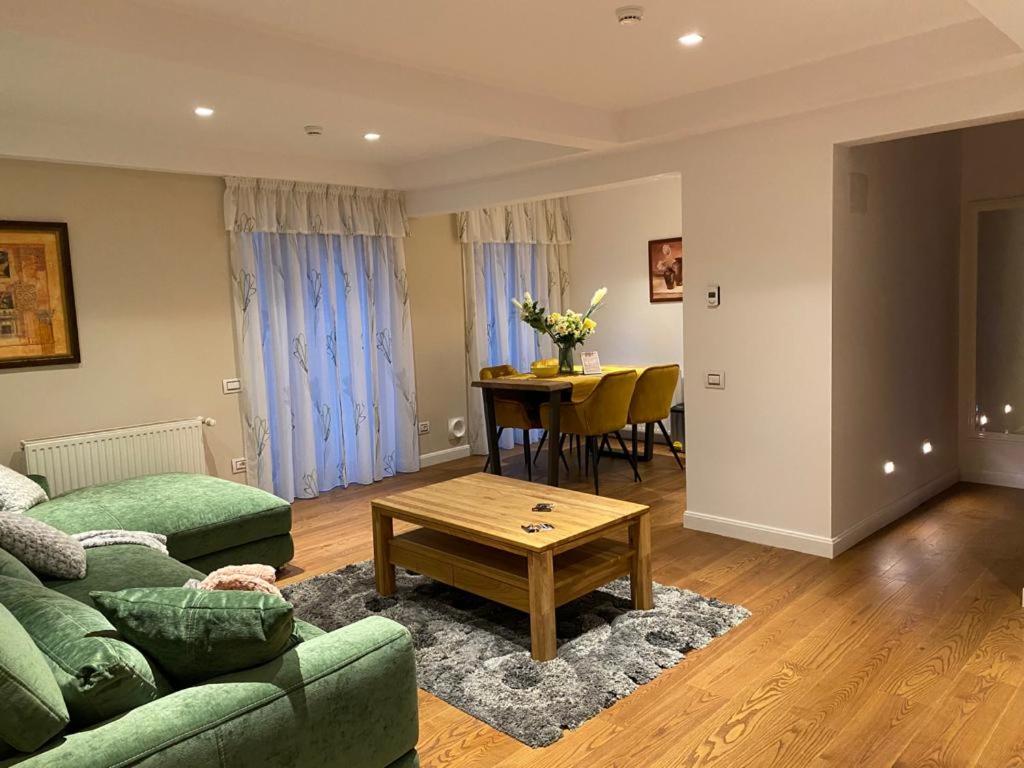 Apartment 4 - Photo 6