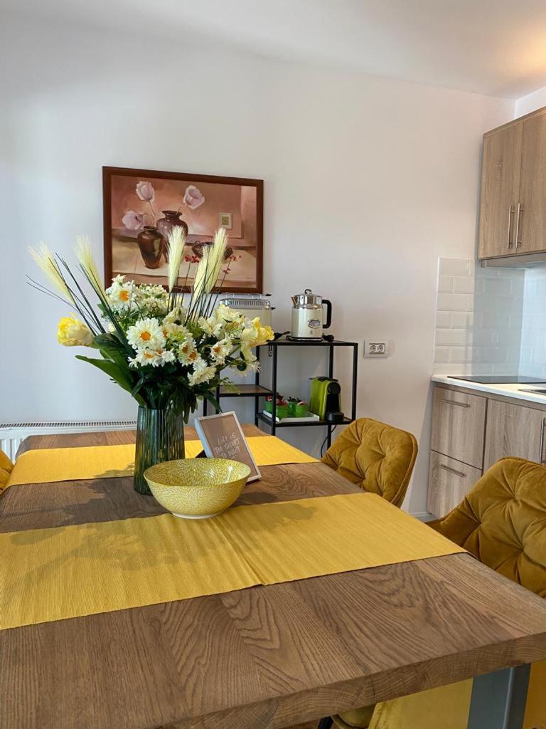 Apartment 4 - Photo 3