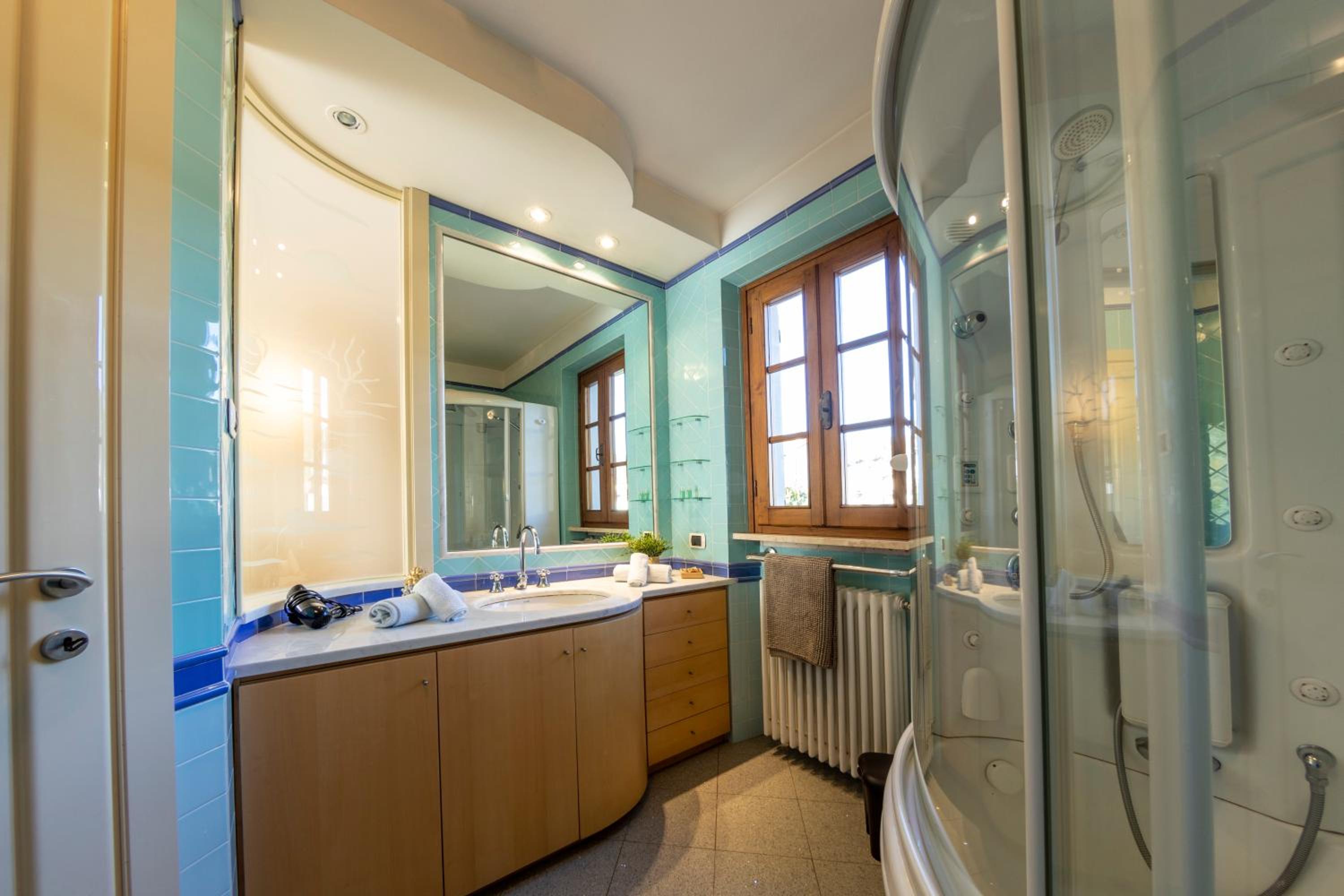 Deluxe Suite - Photo 5