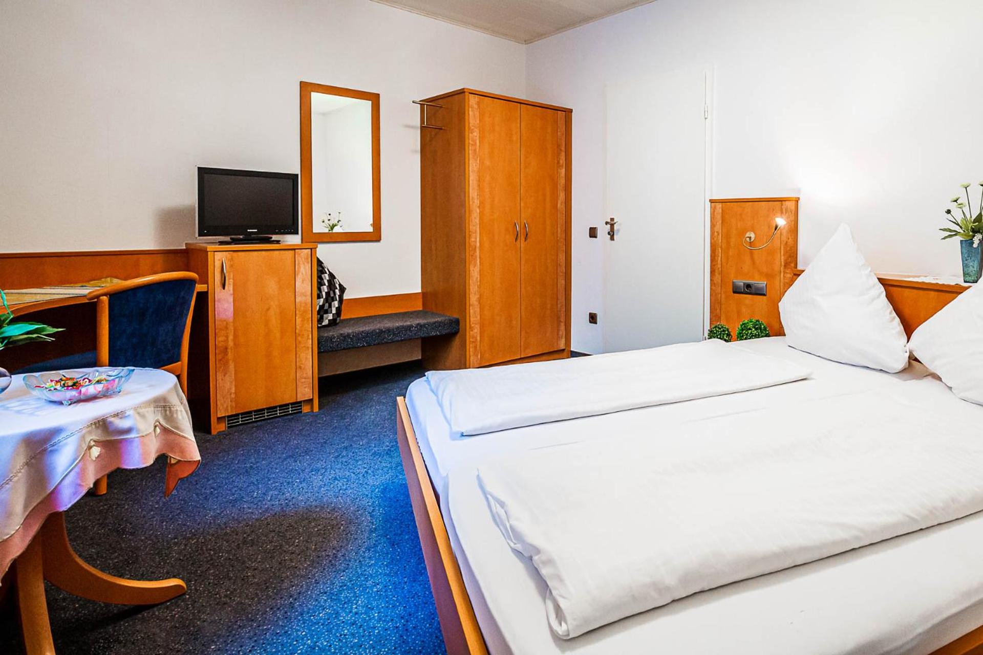 Double Room - Photo 5