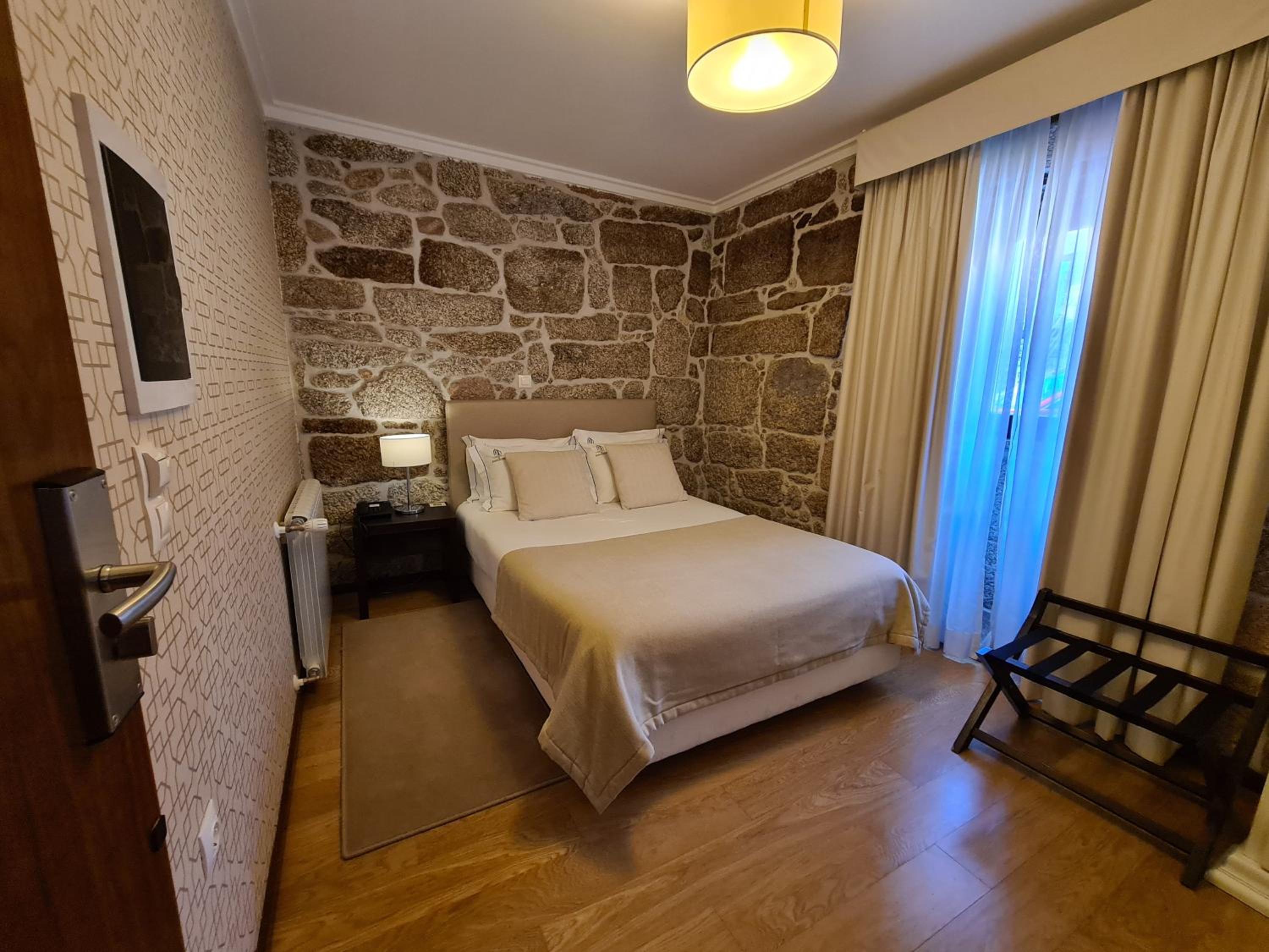 Double or Twin Room - Photo 2