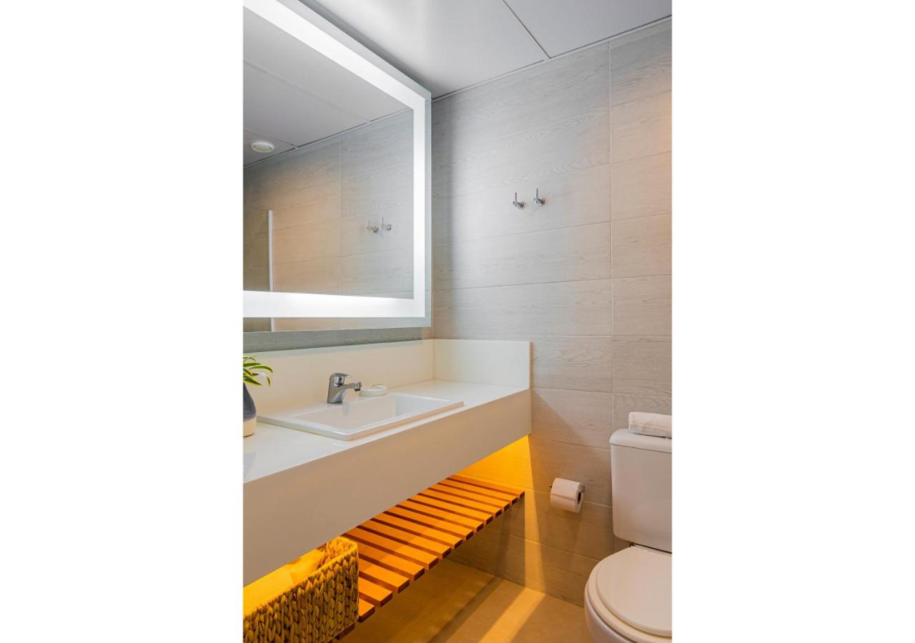 Superior Twin Room with Sea View - Photo 4