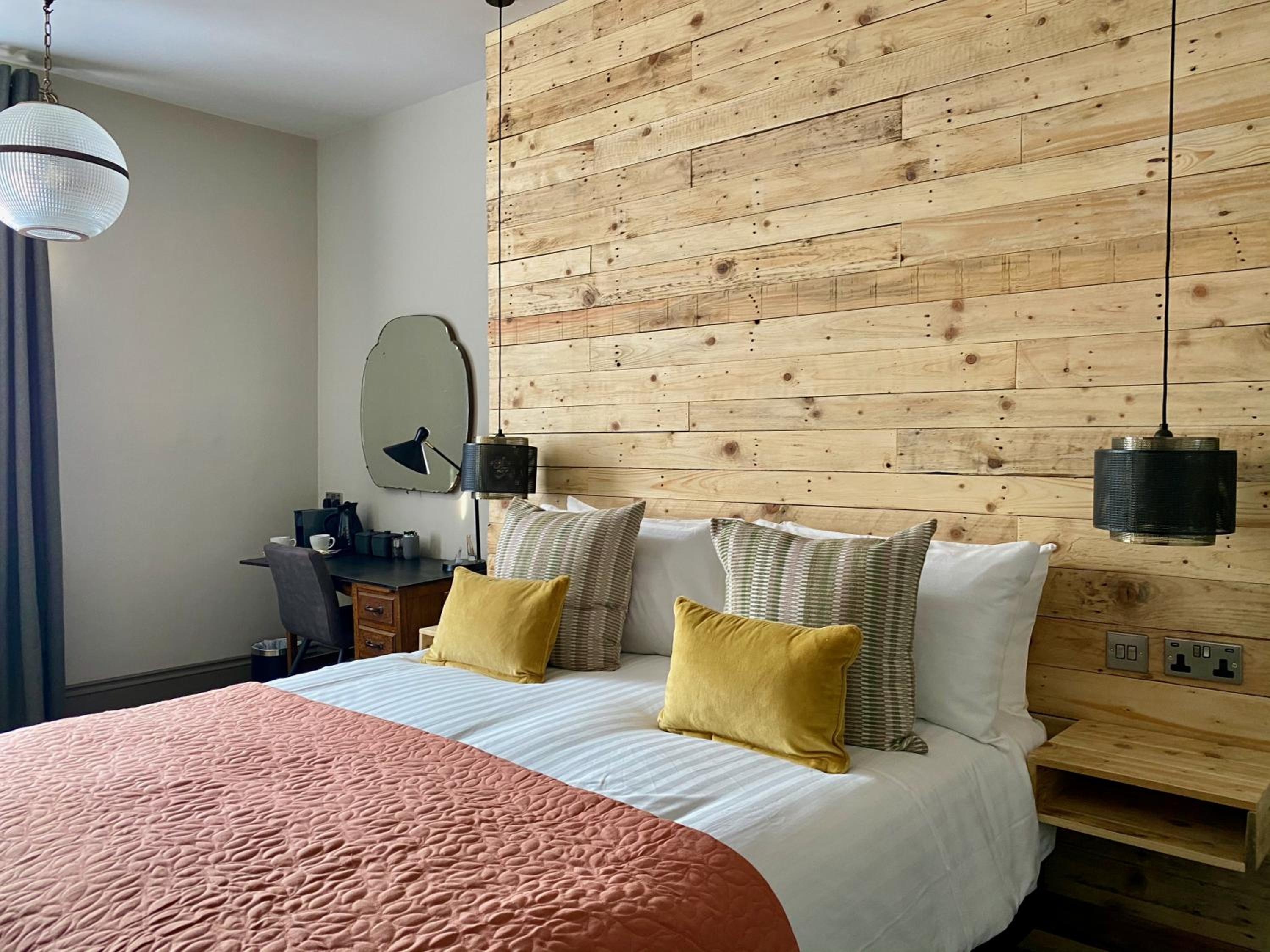 Superior King Room - Photo 21