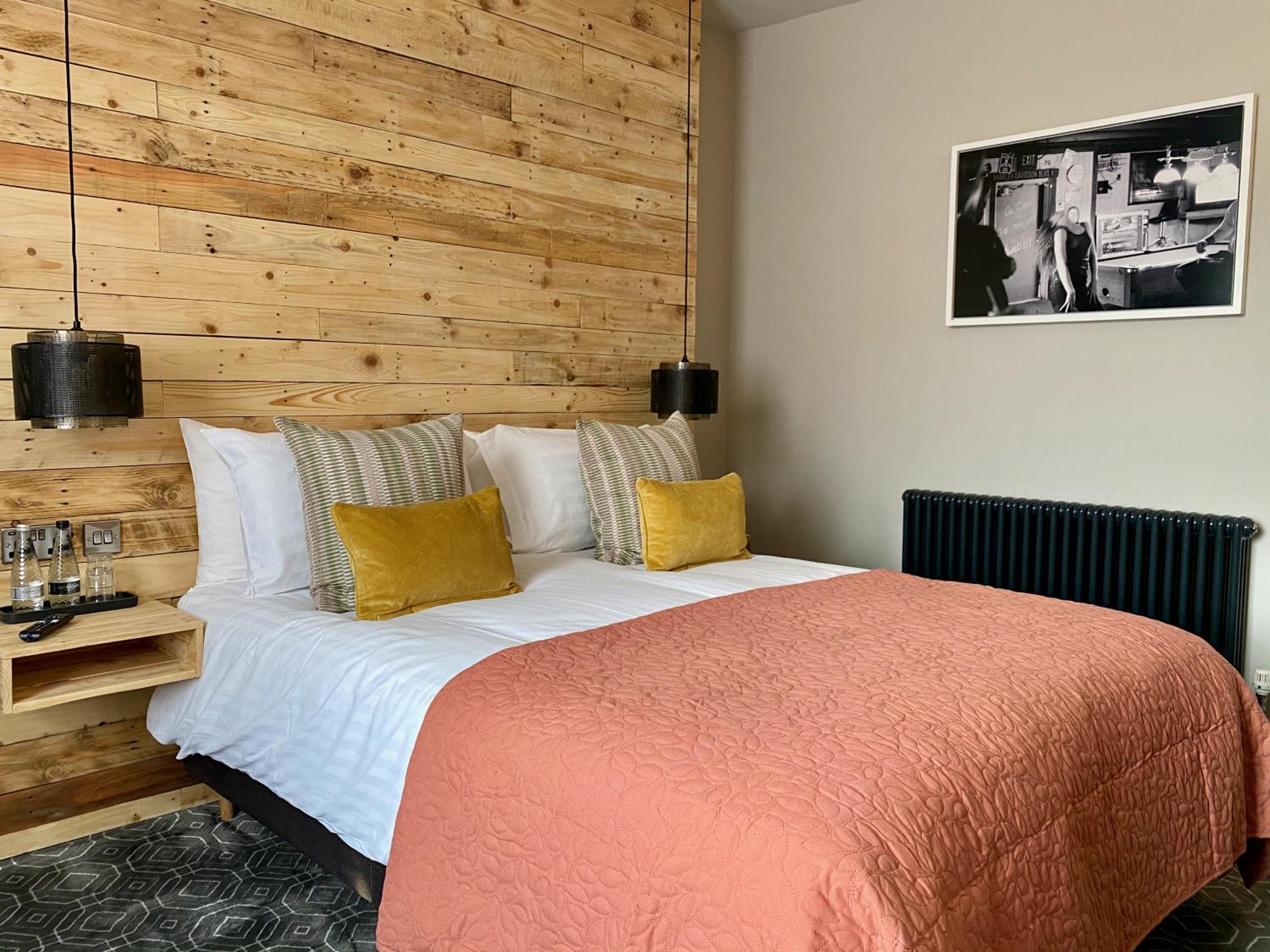 Superior King Room - Photo 20