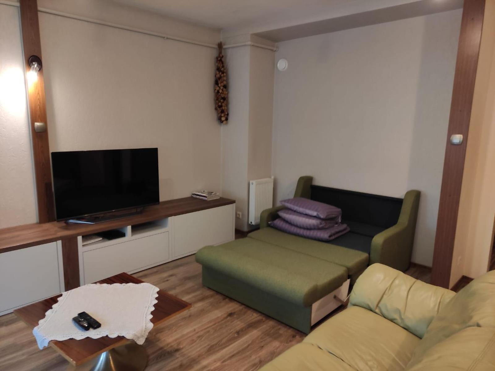 Family Studio - Photo 11