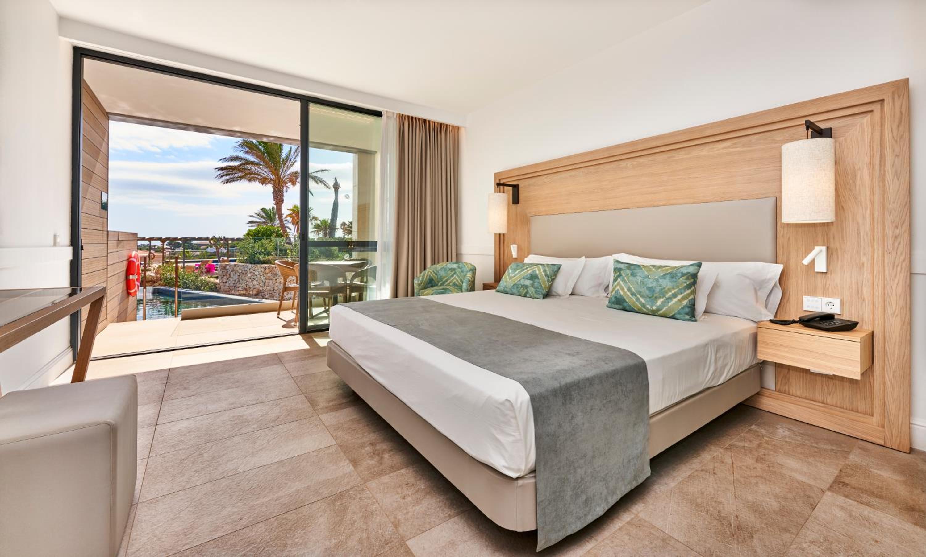 Suite Familiar Superior con Acceso Directo a la Piscina