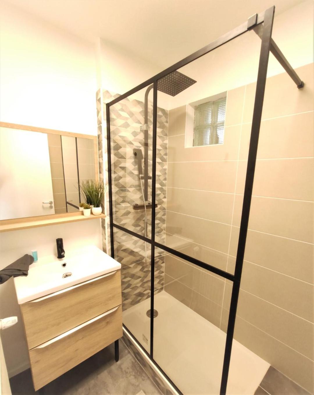 One-Bedroom Apartment - Photo 1