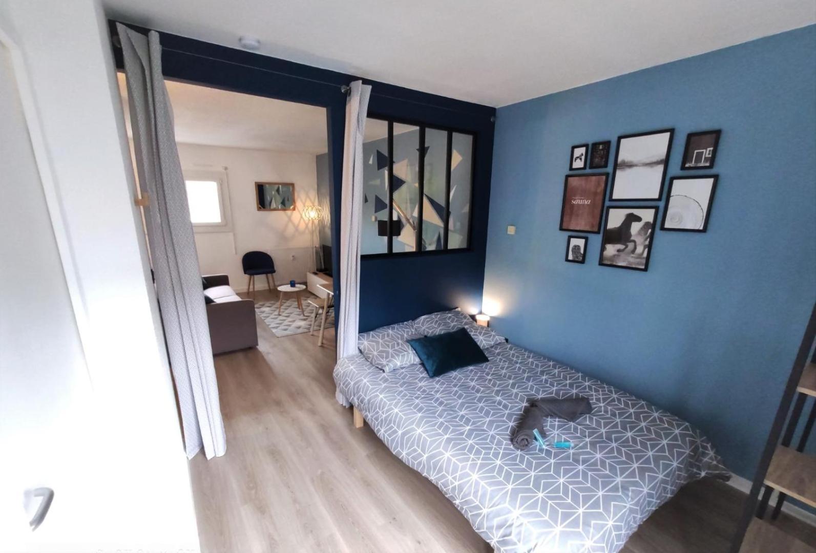 One-Bedroom Apartment - Photo 4