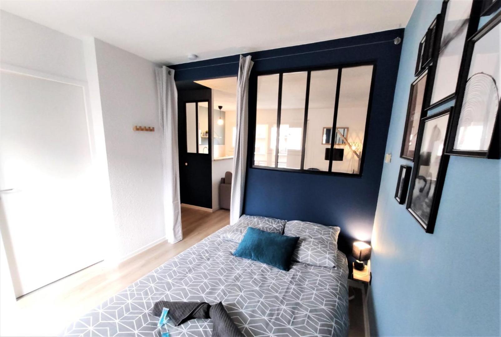 One-Bedroom Apartment - Photo 7