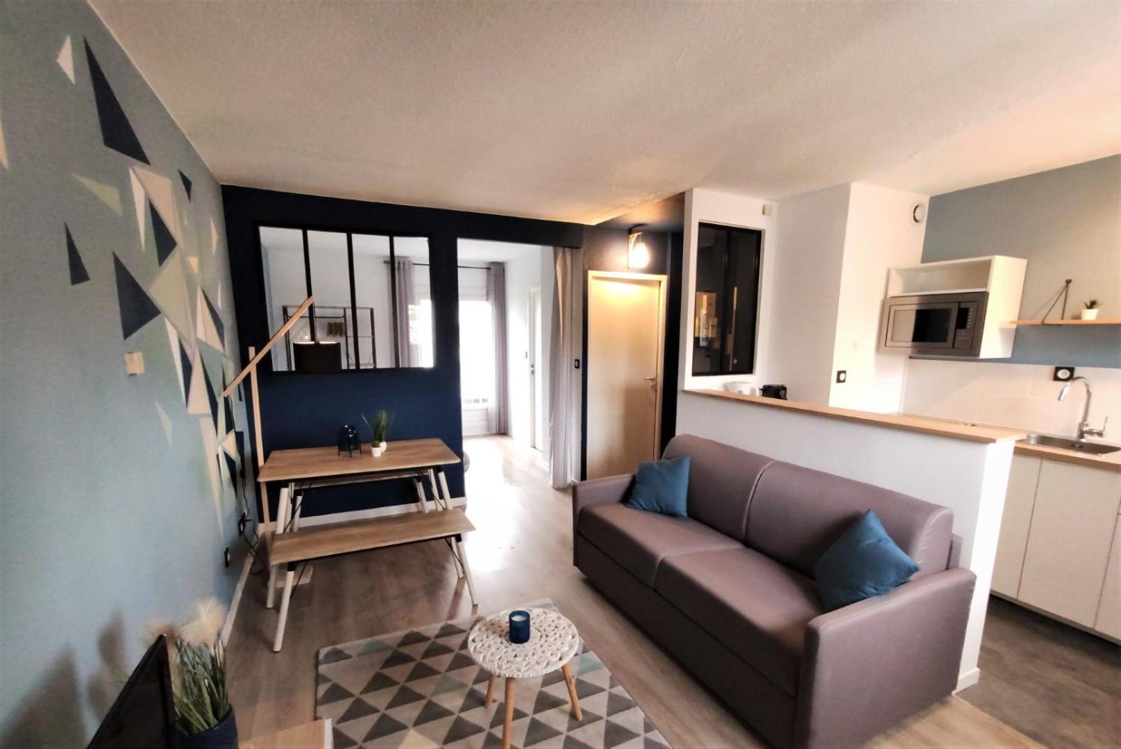 One-Bedroom Apartment - Photo 13