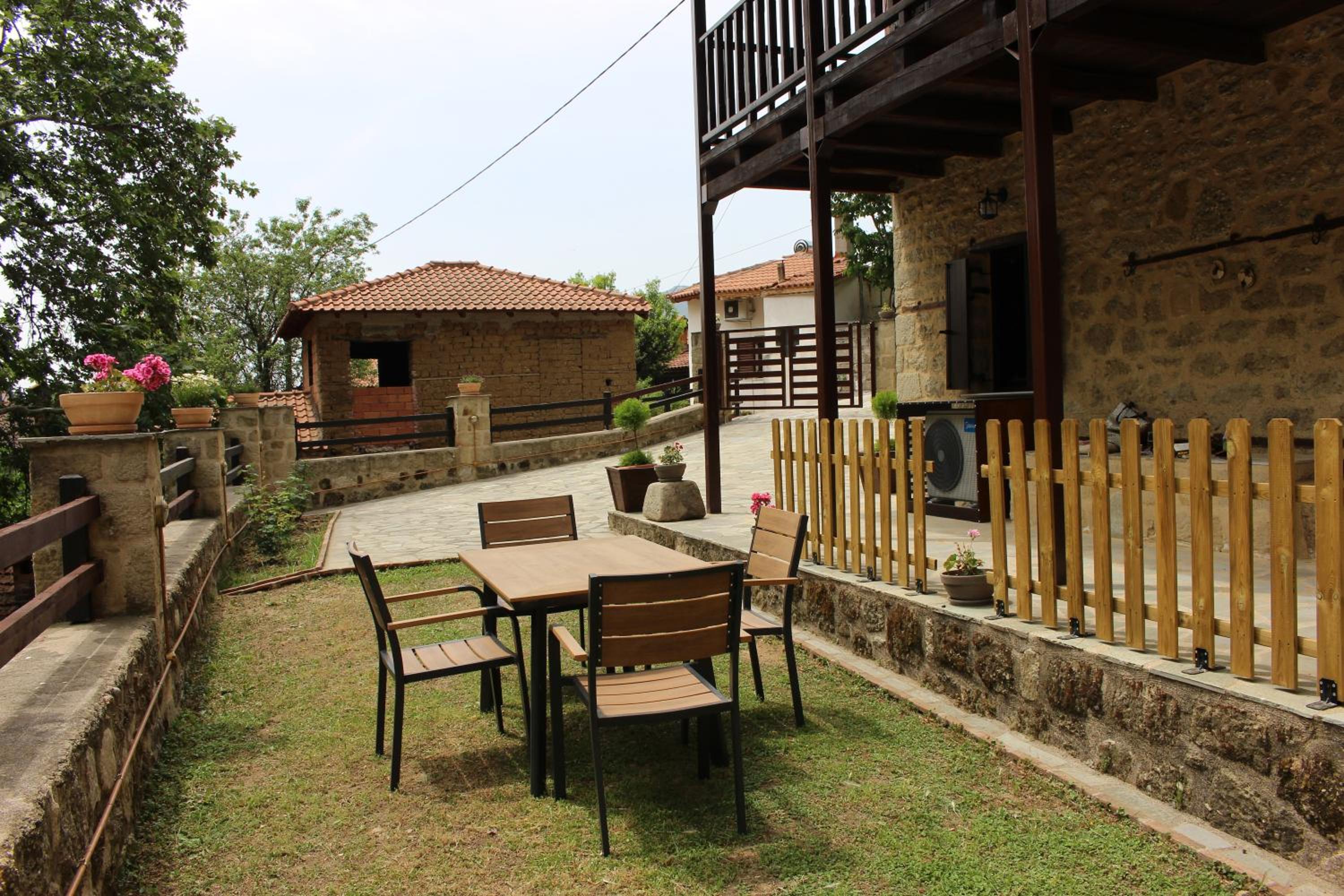 Two-Bedroom House - Photo 21