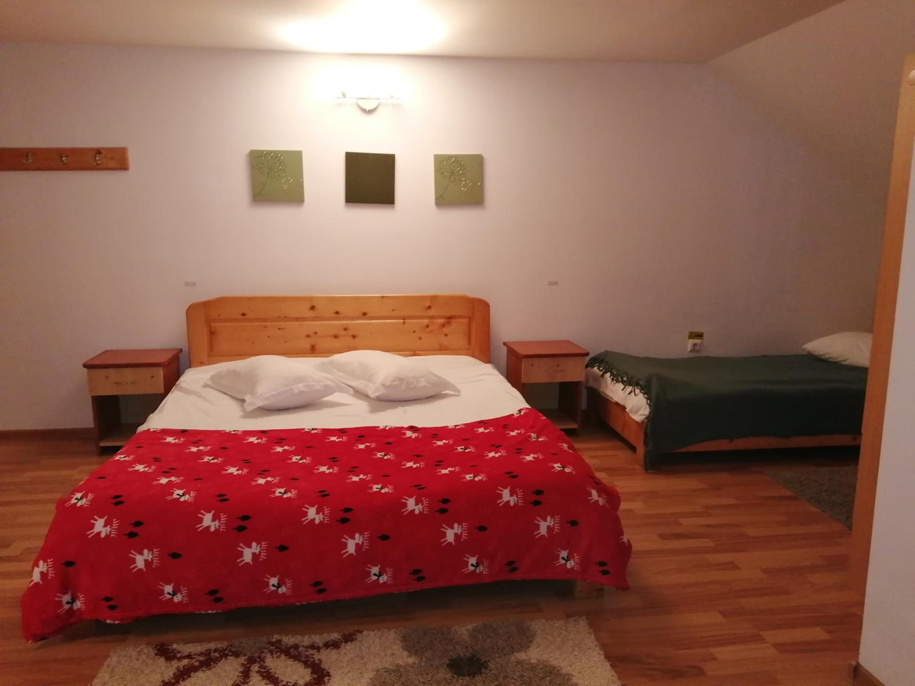 Triple Room with Balcony - Photo 22